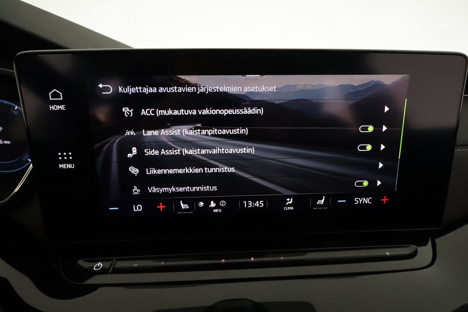 Skoda Octavia 2022 Combi 2.0 TDI 150 4x4 Style DSG **Webasto / Koukku / Adapt.Vakkari / Matrix-LED / P.kamera / Navi / Kaistavahti** - 1-om Suomi-auto / Kahdet Renkaat
