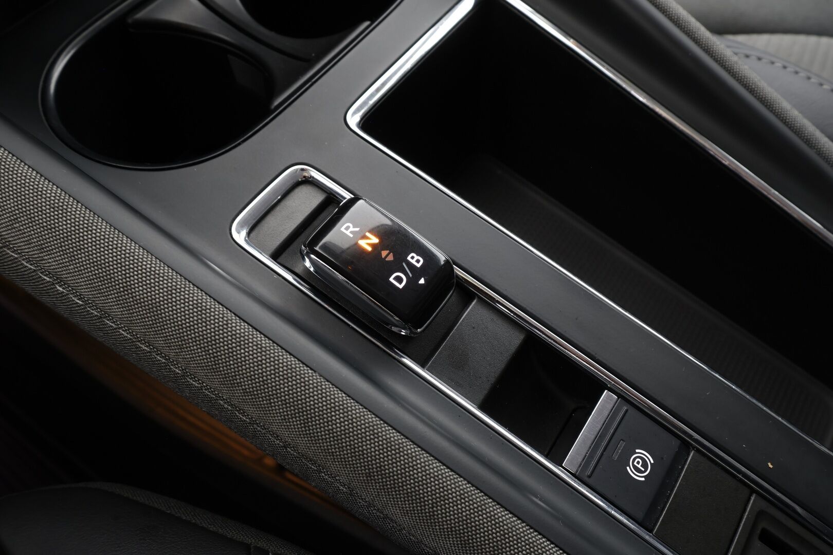 Skoda Enyaq 2022 60 iV *1.OM Suomi-auto / ILP / ACC / P.kamera / Matrix LED / Muistipenkki / Navi* - *Puolinahat / Sähköluukku / Kahdet renkaat aluvanteilla*