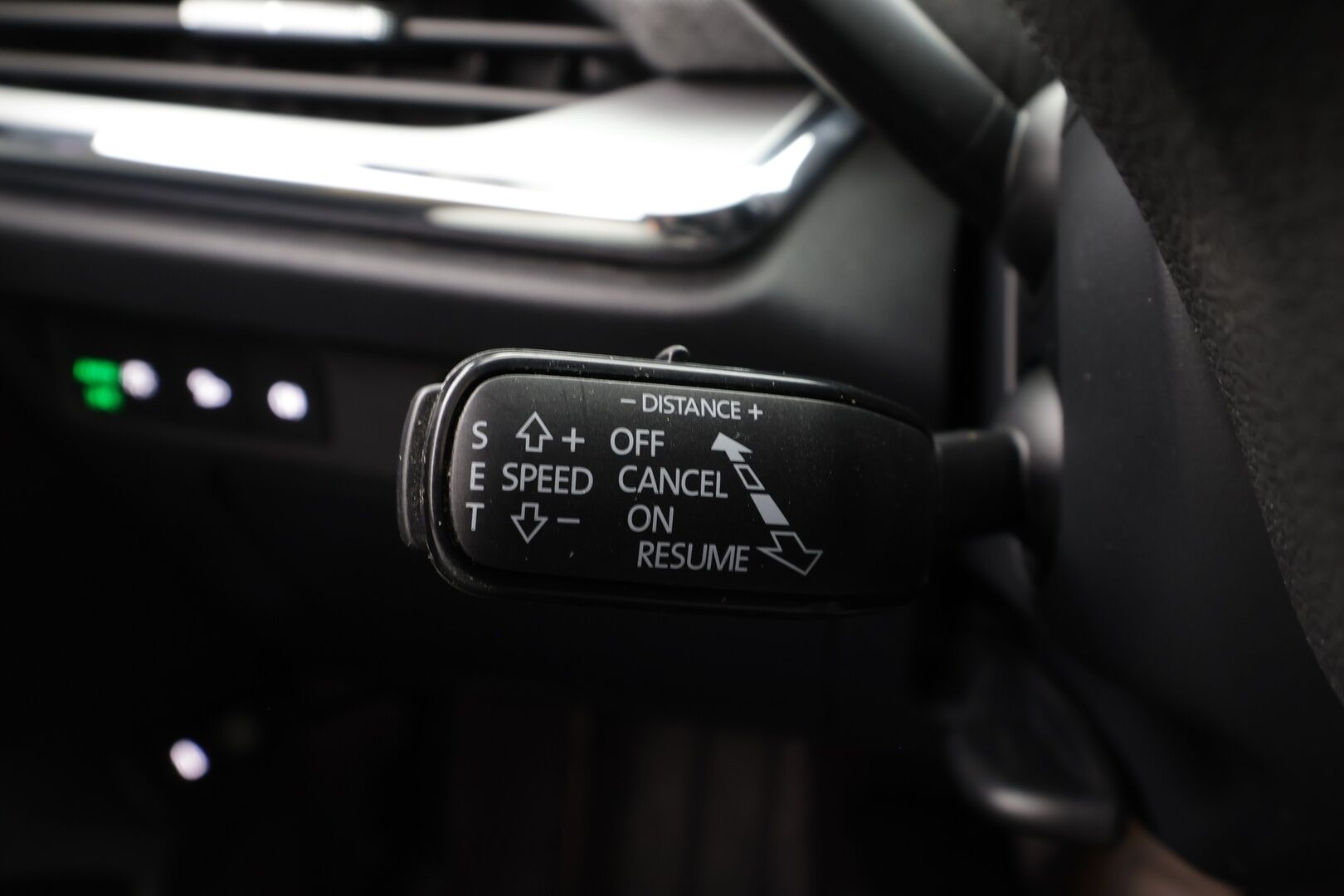 Skoda Enyaq 2022 60 iV - |1.OM Suomi-auto | ILP | ACC | P.kamera | Matrix LED | Muistipenkki | Navi | Puolinahat | Sähköluukku | Kahdet renkaat aluvanteilla|