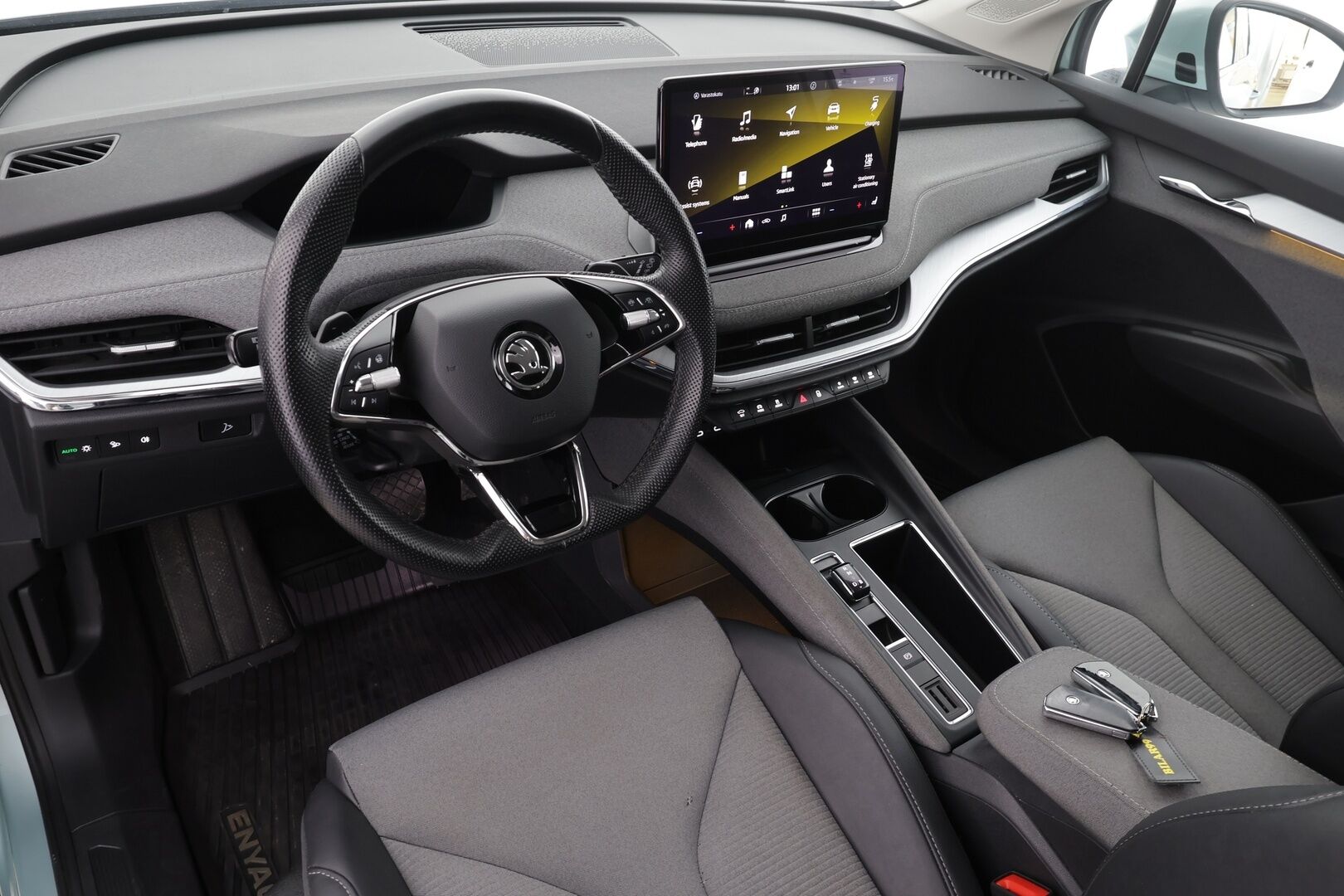 Skoda Enyaq 2022 60 iV - |1.OM Suomi-auto | ILP | ACC | P.kamera | Matrix LED | Muistipenkki | Navi | Puolinahat | Sähköluukku | Kahdet renkaat aluvanteilla|