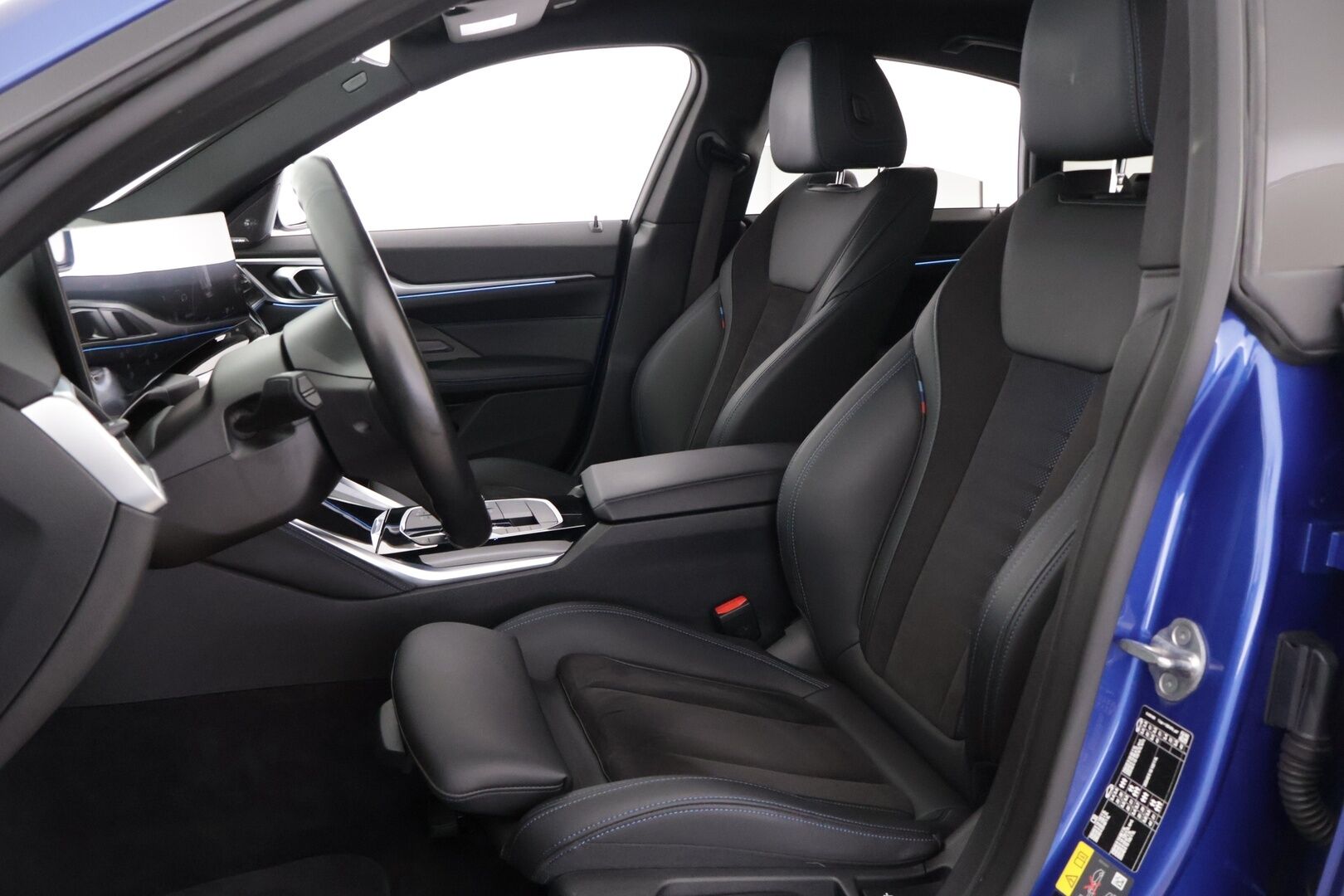 BMW I4 M50 2022 M50 *H&K / Adapt. vakkari / Portimao Blue / BLISS / Shadowline / Comfort access / Peruutuskamera / - 3,99 % KORKOTARJOUS TÄHÄN AUTOON 16.9. ASTI! - *Suomi auto / 1-Omisteinen / Merkkihuollettu / Kahdet renkaat vantein*