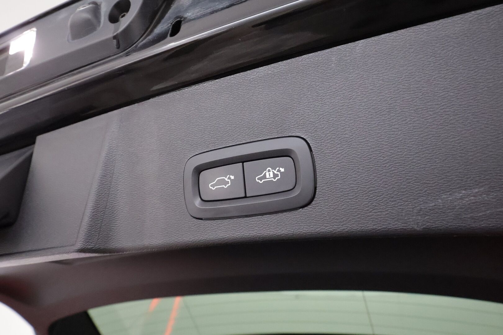 Volvo XC40 2023 Recharge Plus aut. *ACC / KOUKKU / ILP / P.kamera / Muistipenkki / Pixel LED / BLIS / Facelift / Navi* - SOH 96%! / Suomi-auto / Kahdet renkaat aluvanteilla / Merkkihuollettu