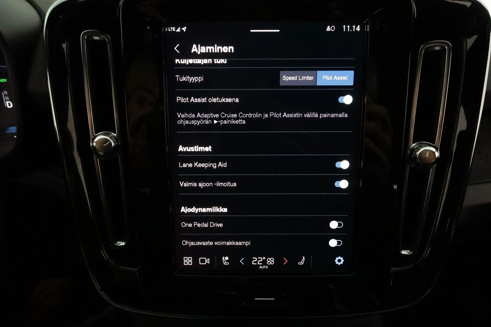 Volvo XC40 2023 Recharge Plus aut. *ACC / KOUKKU / ILP / P.kamera / Muistipenkki / Pixel LED / BLIS / Facelift / Navi* - Akku kuntotarkastettu SoH 96%! / Suomi-auto / Kahdet renkaat aluvanteilla / Merkkihuollettu - HULLU BLACKWEEK KORKOTARJOUS 2,49%
