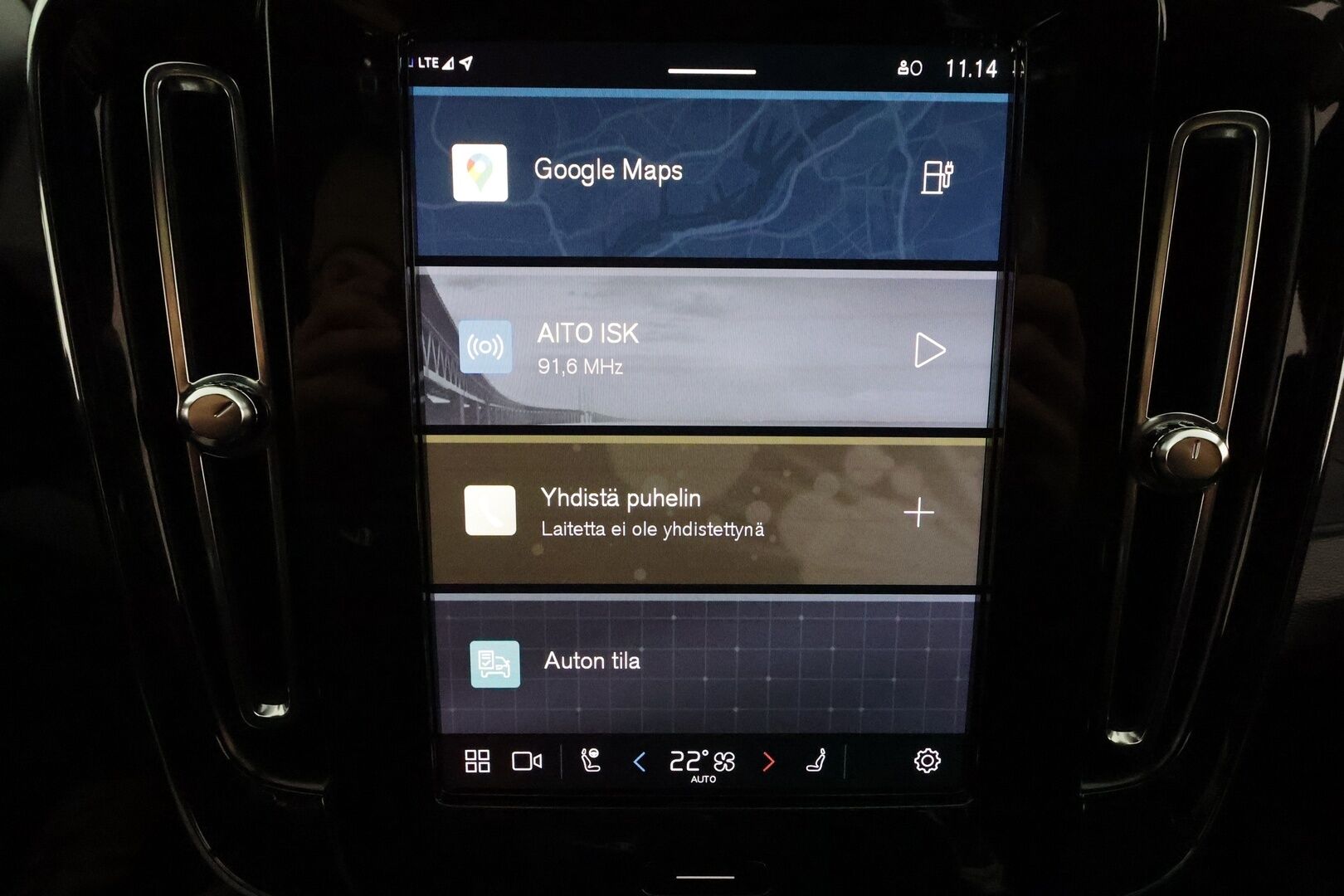 Volvo XC40 2023 Recharge Plus aut. *ACC / KOUKKU / ILP / P.kamera / Muistipenkki / Pixel LED / BLIS / Facelift / Navi* - SOH 96%! / Suomi-auto / Kahdet renkaat aluvanteilla / Merkkihuollettu