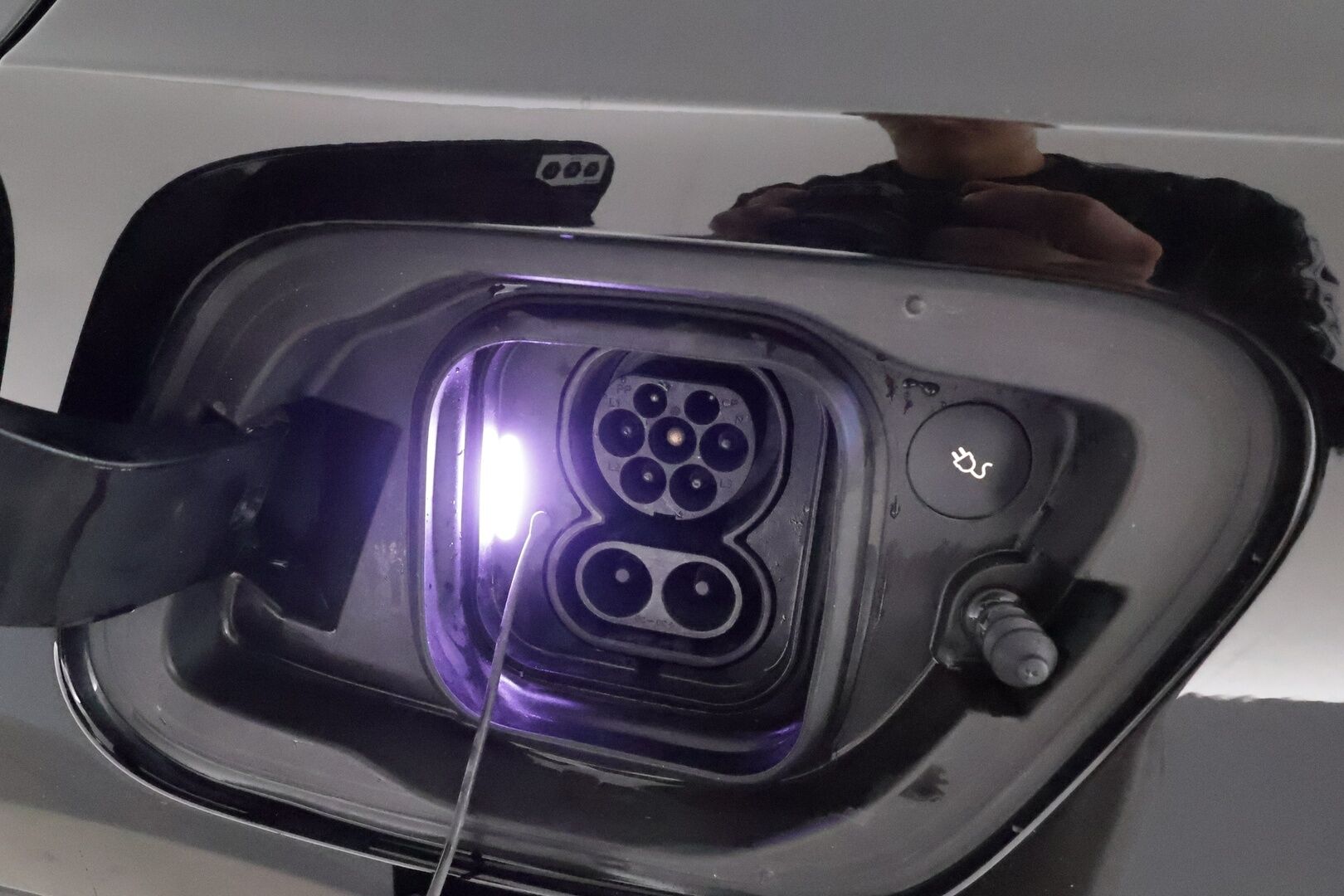 Volvo XC40 2023 Recharge Plus aut. *ACC / KOUKKU / ILP / P.kamera / Muistipenkki / Pixel LED / BLIS / Facelift / Navi* - SOH 96%! / Suomi-auto / Kahdet renkaat aluvanteilla / Merkkihuollettu