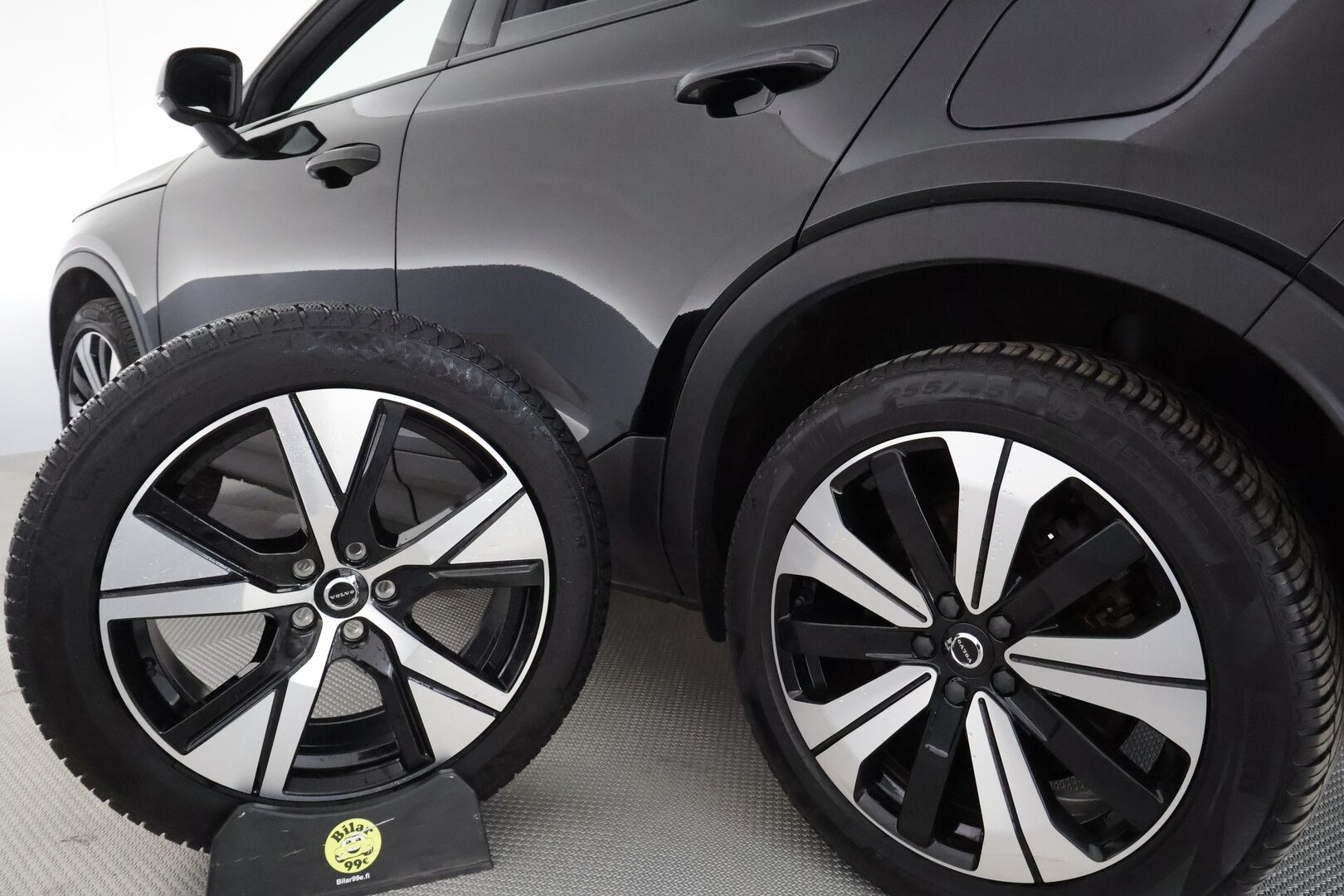 Volvo XC40 2023 Recharge Plus aut. *ACC / KOUKKU / ILP / P.kamera / Muistipenkki / Pixel LED / BLIS / Facelift / Navi* - SOH 96%! / Suomi-auto / Kahdet renkaat aluvanteilla / Merkkihuollettu