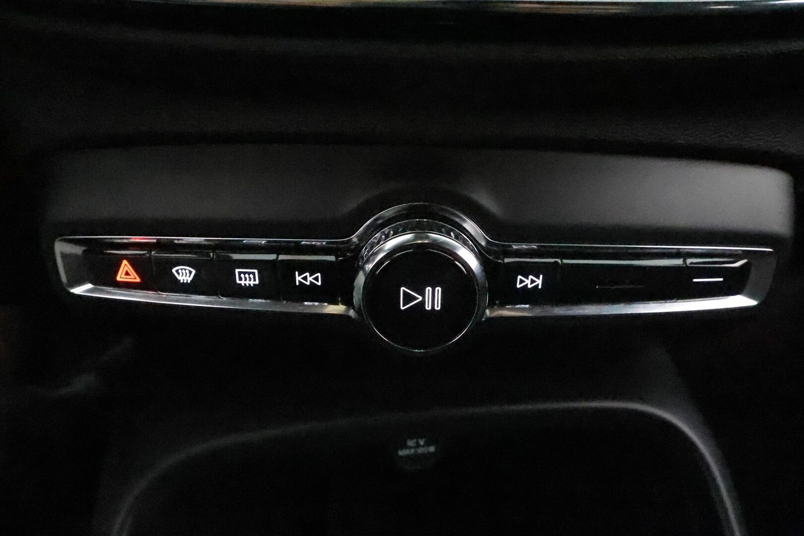 Volvo XC40 2023 Recharge Plus aut. *ACC / KOUKKU / ILP / P.kamera / Muistipenkki / Pixel LED / BLIS / Facelift / Navi* - Akku kuntotarkastettu SoH 96%! / Suomi-auto / Kahdet renkaat aluvanteilla / Merkkihuollettu - HULLU BLACKWEEK KORKOTARJOUS 2,49%