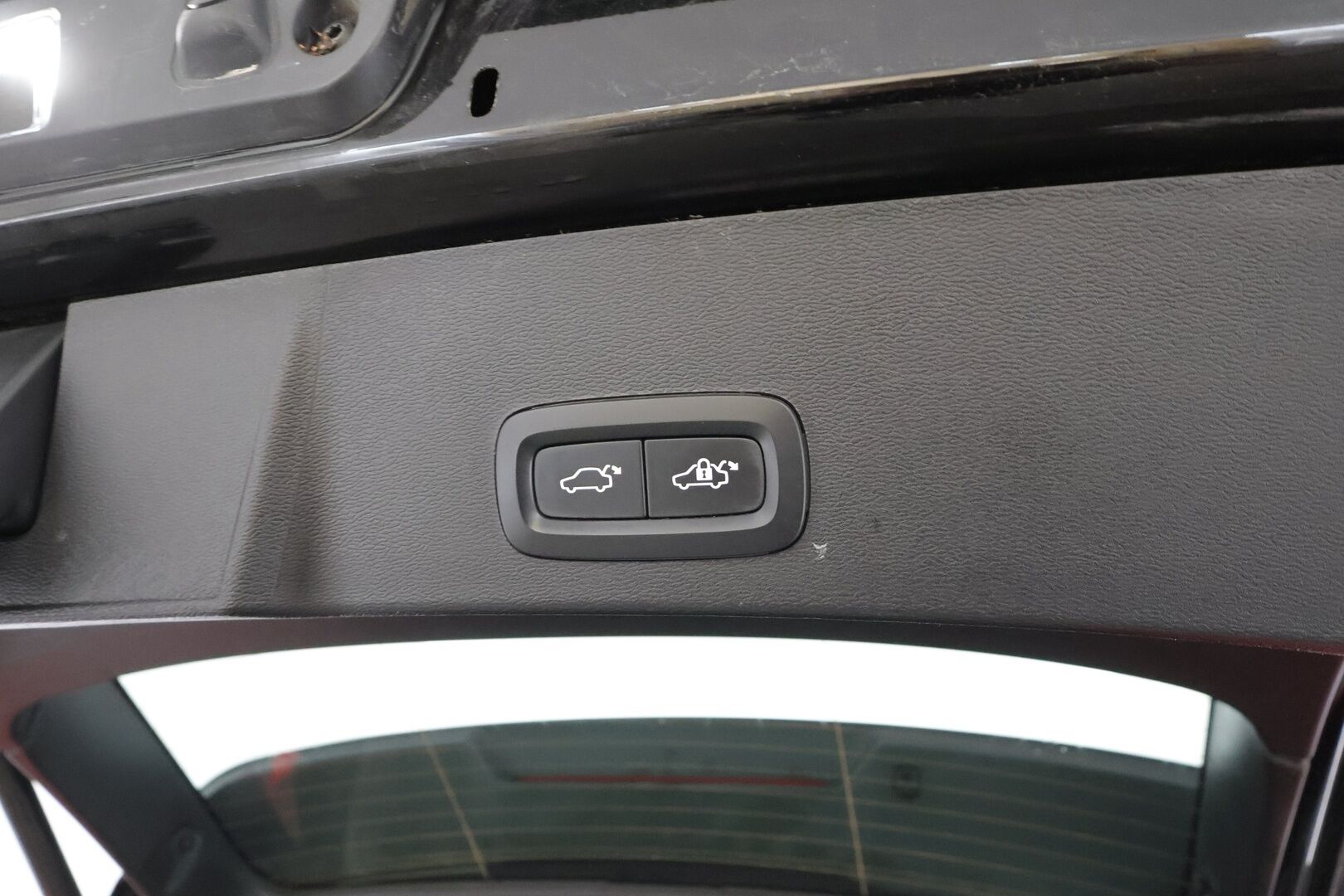 Volvo XC40 2023 Recharge Plus aut * ILP / Koukku / ACC / Pixel-LED / P.Kamera / Sportpenkki Muistilla / Navi / Kaistavahti * - 1-om Suomi-auto / Kahdet renkaat aluvanteilla / 2x Latauskaapelit / Merkkihuollot - HULLUT AVAJAISHULINAT KORKOTARJOUS 3,29 %