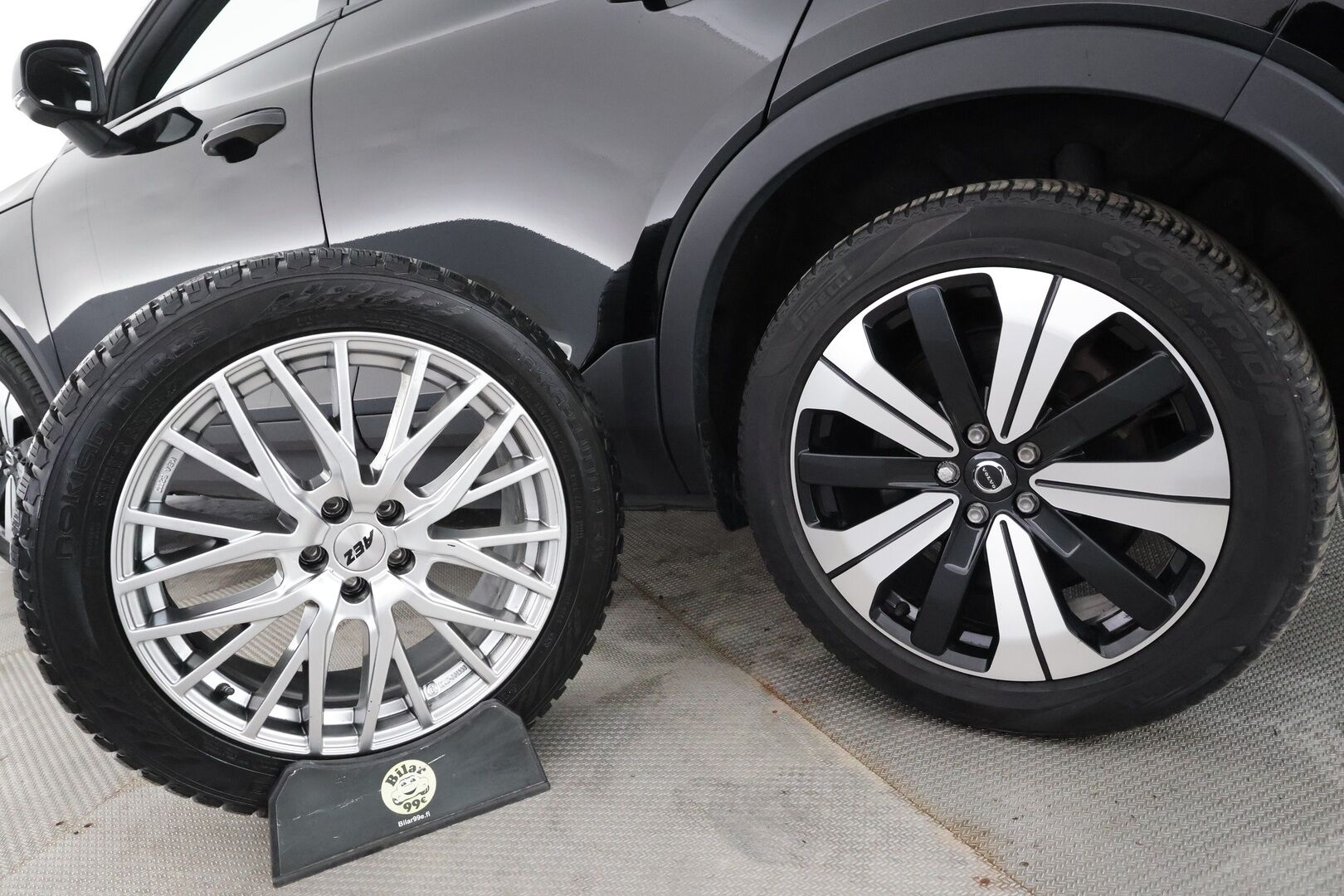 Volvo XC40 2023 Recharge Twin Plus aut - | ILP | ACC | P.kamera | LED | Sporttipenkki Muistilla | Navi | Kaistavahti | Katveavustin | Keyless | 1-om Suomi-auto | 2x Latauskaapelit | Kahdet renkaat | Merkkihuollot |