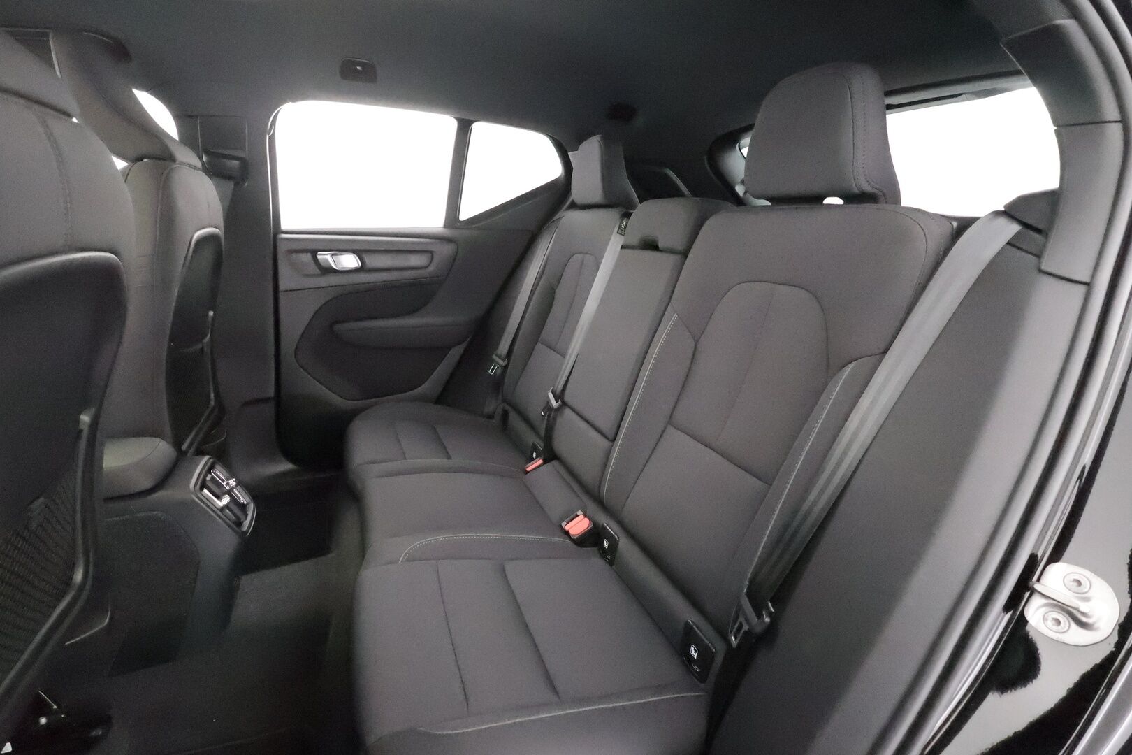Volvo XC40 2023 Recharge Twin Plus aut - | ILP | ACC | P.kamera | LED | Sporttipenkki Muistilla | Navi | Kaistavahti | Katveavustin | Keyless | 1-om Suomi-auto | 2x Latauskaapelit | Kahdet renkaat | Merkkihuollot |