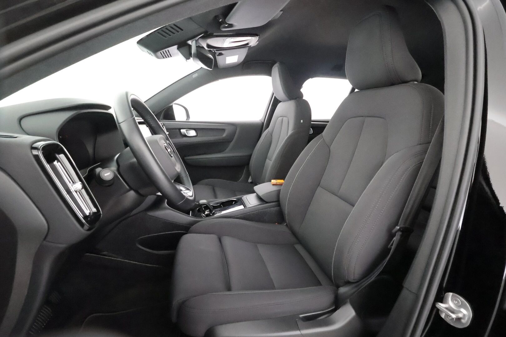 Volvo XC40 2023 Recharge Twin Plus aut - | ILP | ACC | P.kamera | LED | Sporttipenkki Muistilla | Navi | Kaistavahti | Katveavustin | Keyless | 1-om Suomi-auto | 2x Latauskaapelit | Kahdet renkaat | Merkkihuollot |