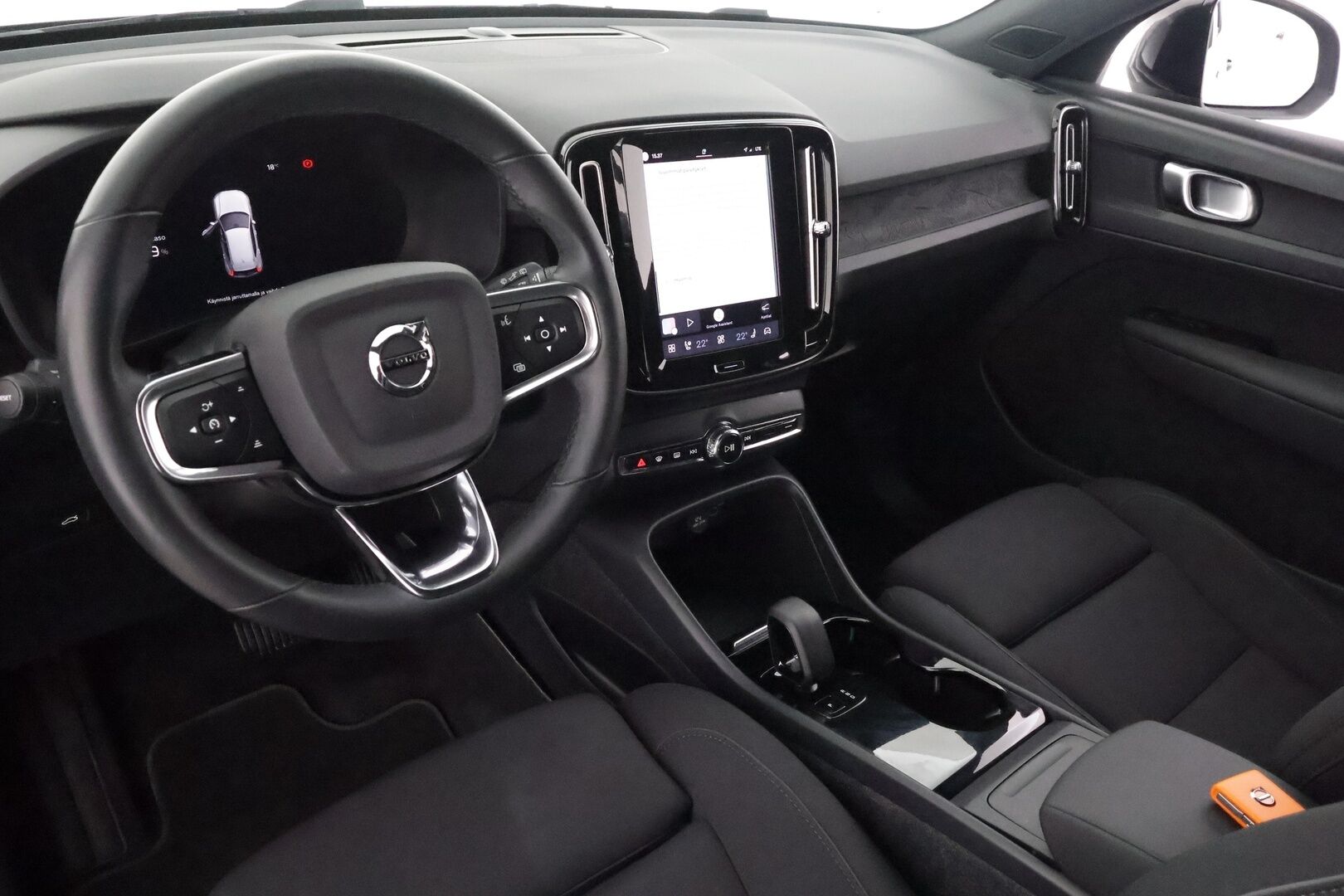 Volvo XC40 2023 Recharge Twin Plus aut - | ILP | ACC | P.kamera | LED | Sporttipenkki Muistilla | Navi | Kaistavahti | Katveavustin | Keyless | 1-om Suomi-auto | 2x Latauskaapelit | Kahdet renkaat | Merkkihuollot |