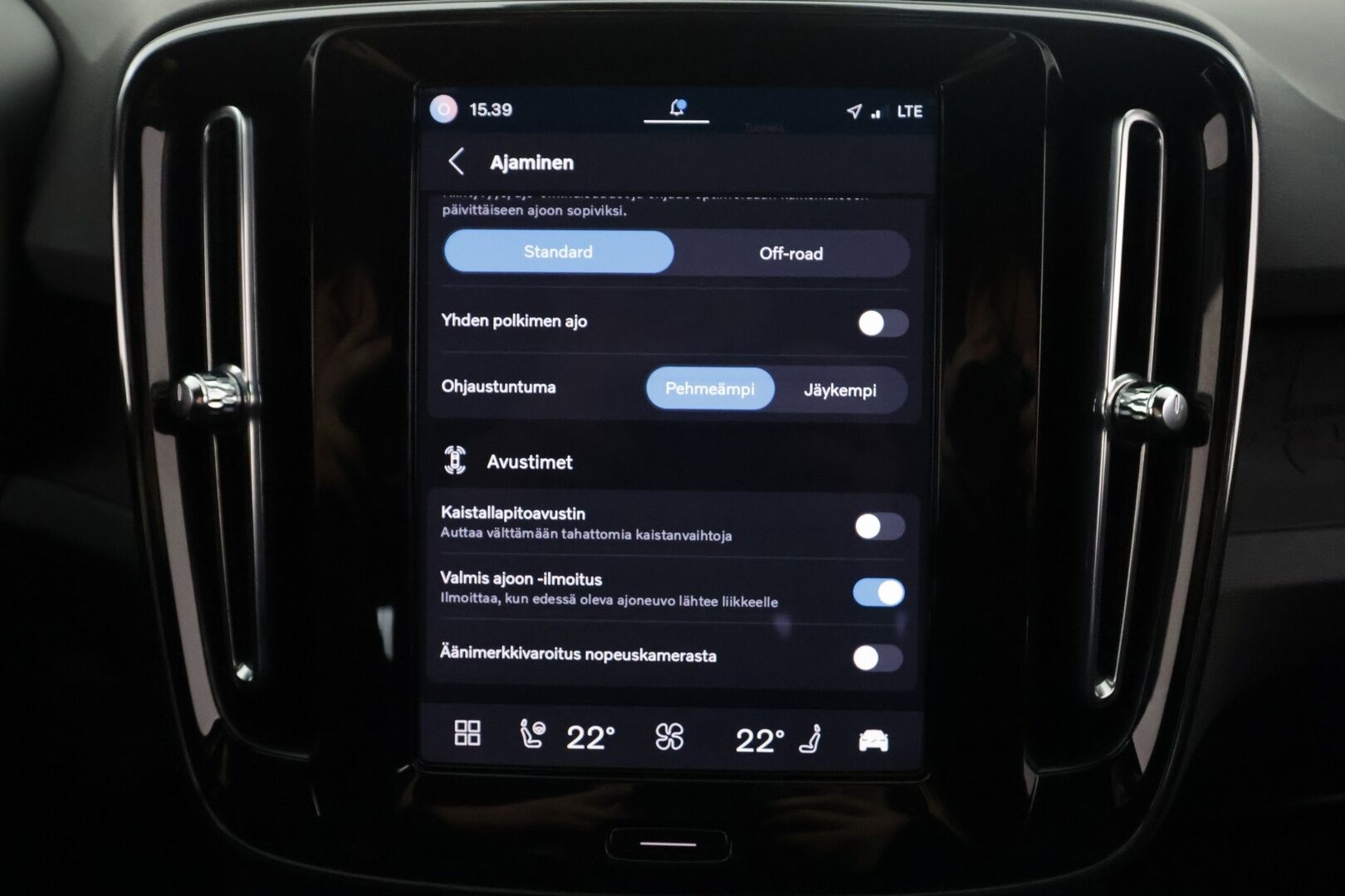 Volvo XC40 2023 Recharge Twin Plus aut - | ILP | ACC | P.kamera | LED | Sporttipenkki Muistilla | Navi | Kaistavahti | Katveavustin | Keyless | 1-om Suomi-auto | 2x Latauskaapelit | Kahdet renkaat | Merkkihuollot |