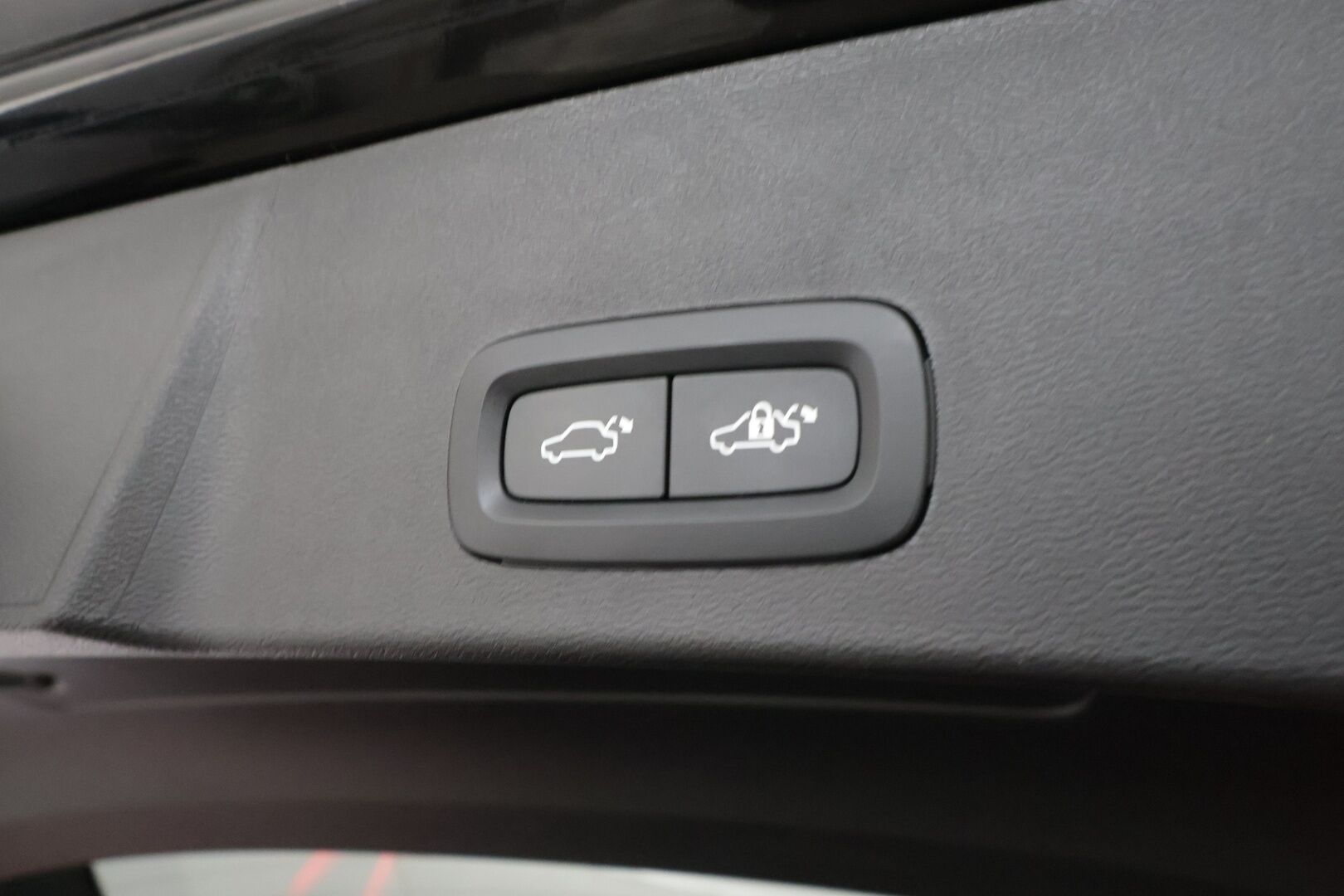 Volvo XC40 2023 Recharge Twin Plus aut - | ILP | ACC | P.kamera | LED | Sporttipenkki Muistilla | Navi | Kaistavahti | Katveavustin | Keyless | 1-om Suomi-auto | 2x Latauskaapelit | Kahdet renkaat | Merkkihuollot |
