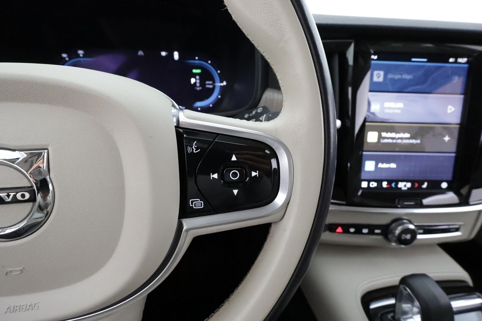 Volvo V90 2023 T6 AWD Long Range Plus Bright aut * ACC / Koukku / Full-LED / P.Kamera / Sportnahat Muistilla / Navi / Kaistavahti * - 1-om Suomi-auto / Akku kuntotarkastettu / Kahdet renkaat aluvanteilla / Merkkihuollot