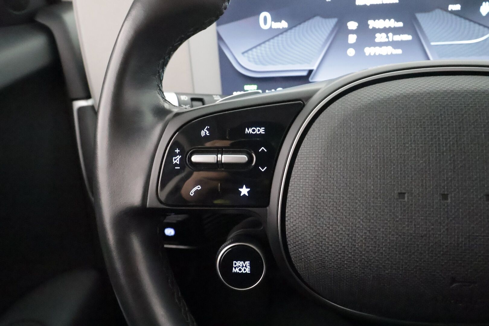 Hyundai IONIQ 5 2022 73 kWh 305 hv AWD Style - | ACC | ILP | Koukku | Puolinahat | Sähköpenkki | P.kamera | V2L | Sähk. takaluukku | HDA | BSM | Lämm. ratti | 1-om suomiauto | Merkkihuollot |