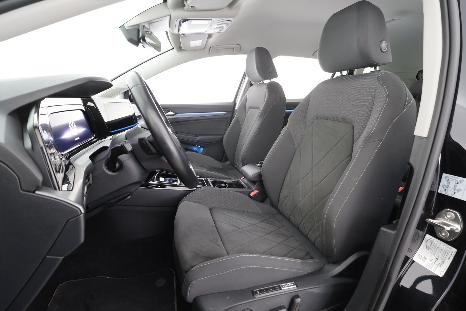 Volkswagen Golf 2023 Variant Style Business 2,0 TSI 140 kW 4MOTION DSG * ACC / Matrix-LED / Webasto / Koukku / P.Kamera / Keyless * - Suomi-auto / Kahdet renkaat