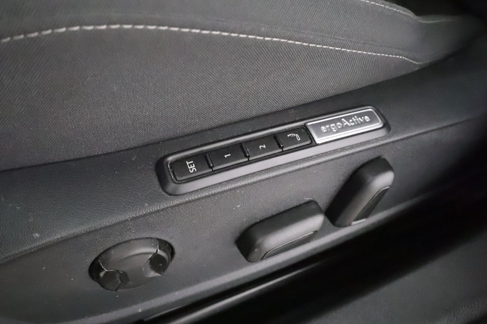 Volkswagen Golf 2023 Variant Style Business 2,0 TSI 140 kW 4MOTION DSG * ACC / Matrix-LED / Webasto / Koukku / P.Kamera / Keyless * - Suomi-auto / Kahdet renkaat