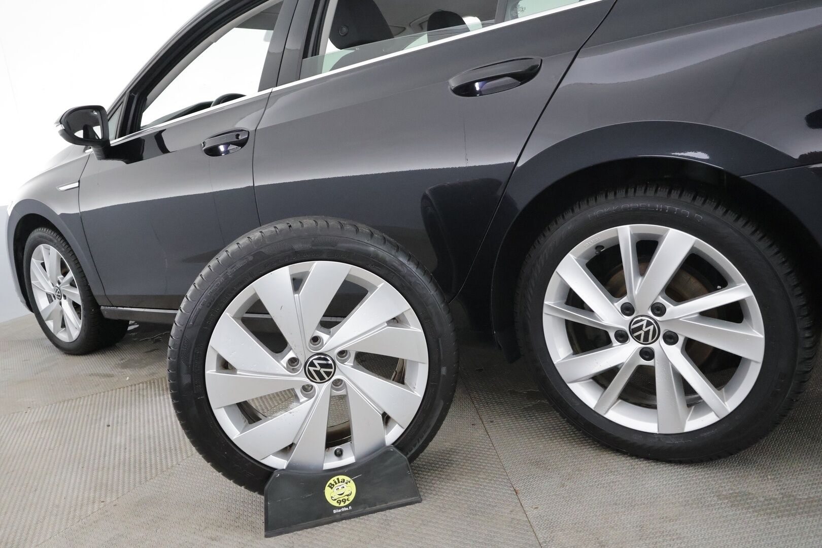 Volkswagen Golf 2023 Variant Style Business 2,0 TSI 140 kW 4MOTION DSG * ACC / Matrix-LED / Webasto / Koukku / P.Kamera / Keyless * - Suomi-auto / Kahdet renkaat
