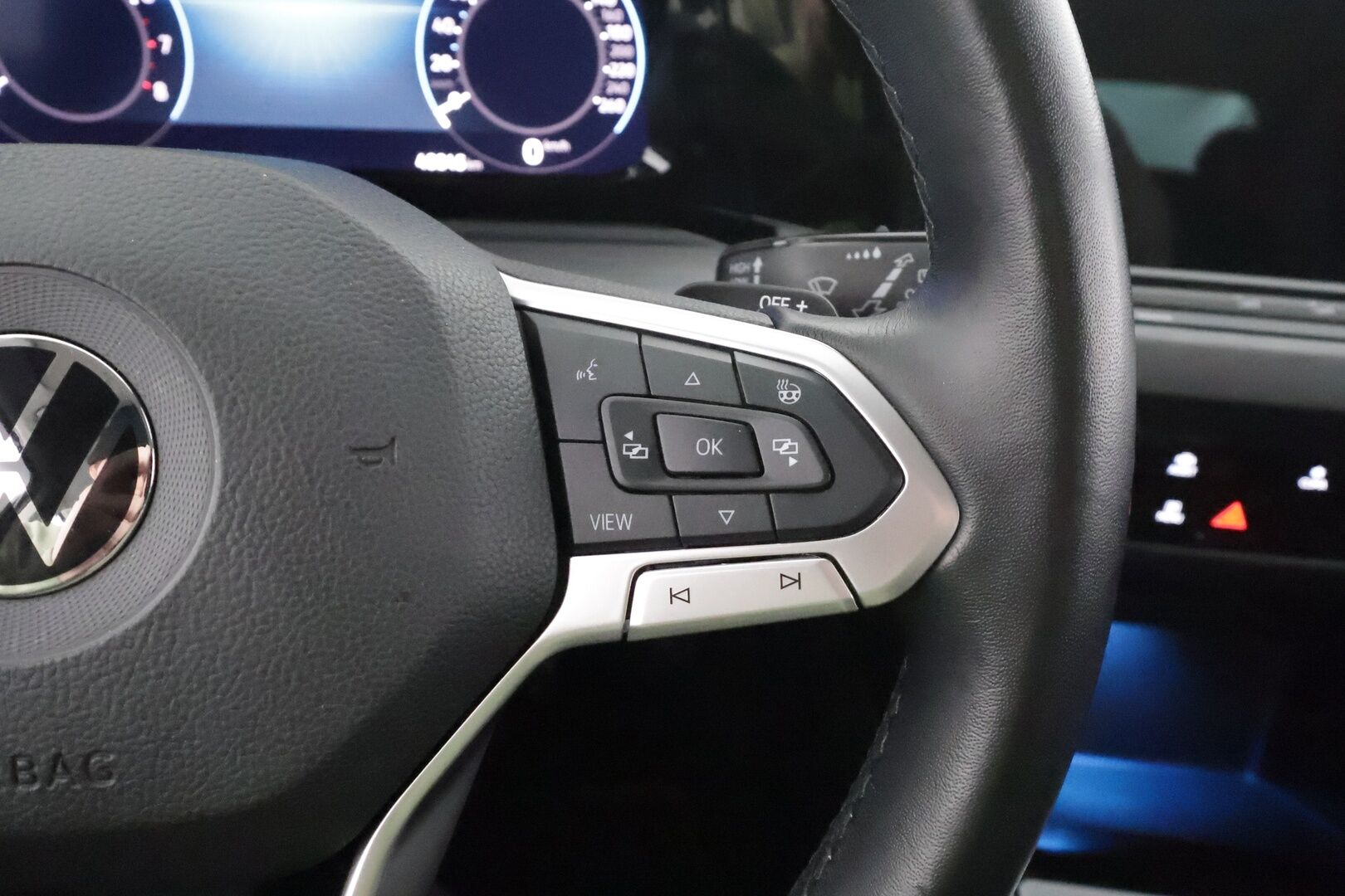 Volkswagen Golf 2023 Variant Style Business 2,0 TSI 140 kW 4MOTION DSG * ACC / Matrix-LED / Webasto / Koukku / P.Kamera / Keyless * - Suomi-auto / Kahdet renkaat