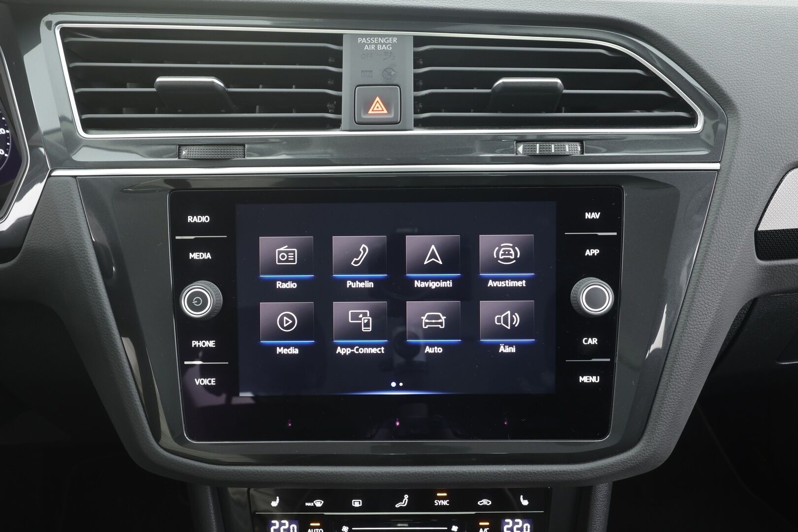 Volkswagen Tiguan 2022 Style Business 1,5 TSI 110 kW DSG-automaatti - | Webasto | ACC | Matrix-LED | P.kamera | Hierovat Sporttipenkit | Kaistavahti | Keyless | Ratinlämmitys | Ambient-valot | 1-om Suomi-auto | Kahdet renkaat | ALV |