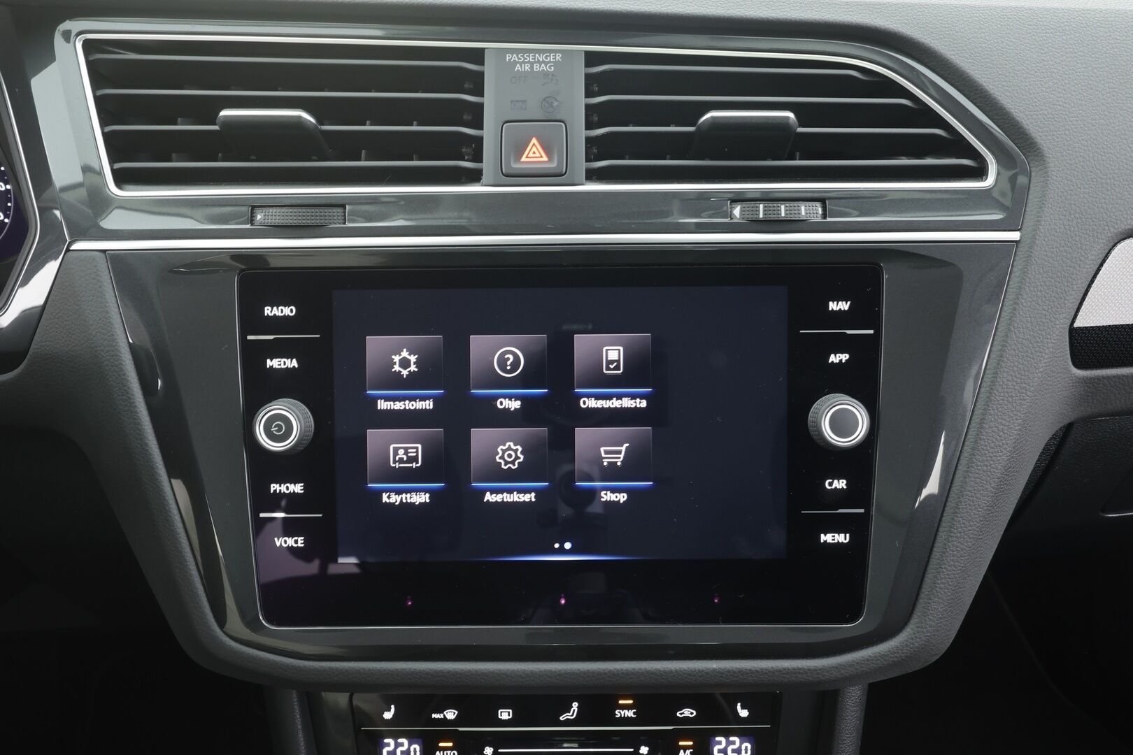 Volkswagen Tiguan 2022 Style Business 1,5 TSI 110 kW DSG-automaatti - | Webasto | ACC | Matrix-LED | P.kamera | Hierovat Sporttipenkit | Kaistavahti | Keyless | Ratinlämmitys | Ambient-valot | 1-om Suomi-auto | Kahdet renkaat | ALV |