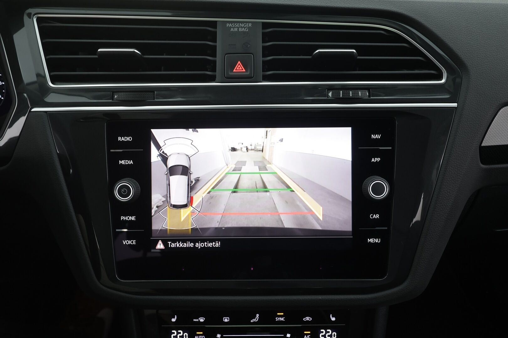Volkswagen Tiguan 2022 Style Business 1,5 TSI 110 kW DSG-automaatti - | Webasto | ACC | Matrix-LED | P.kamera | Hierovat Sporttipenkit | Kaistavahti | Keyless | Ratinlämmitys | Ambient-valot | 1-om Suomi-auto | Kahdet renkaat | ALV |