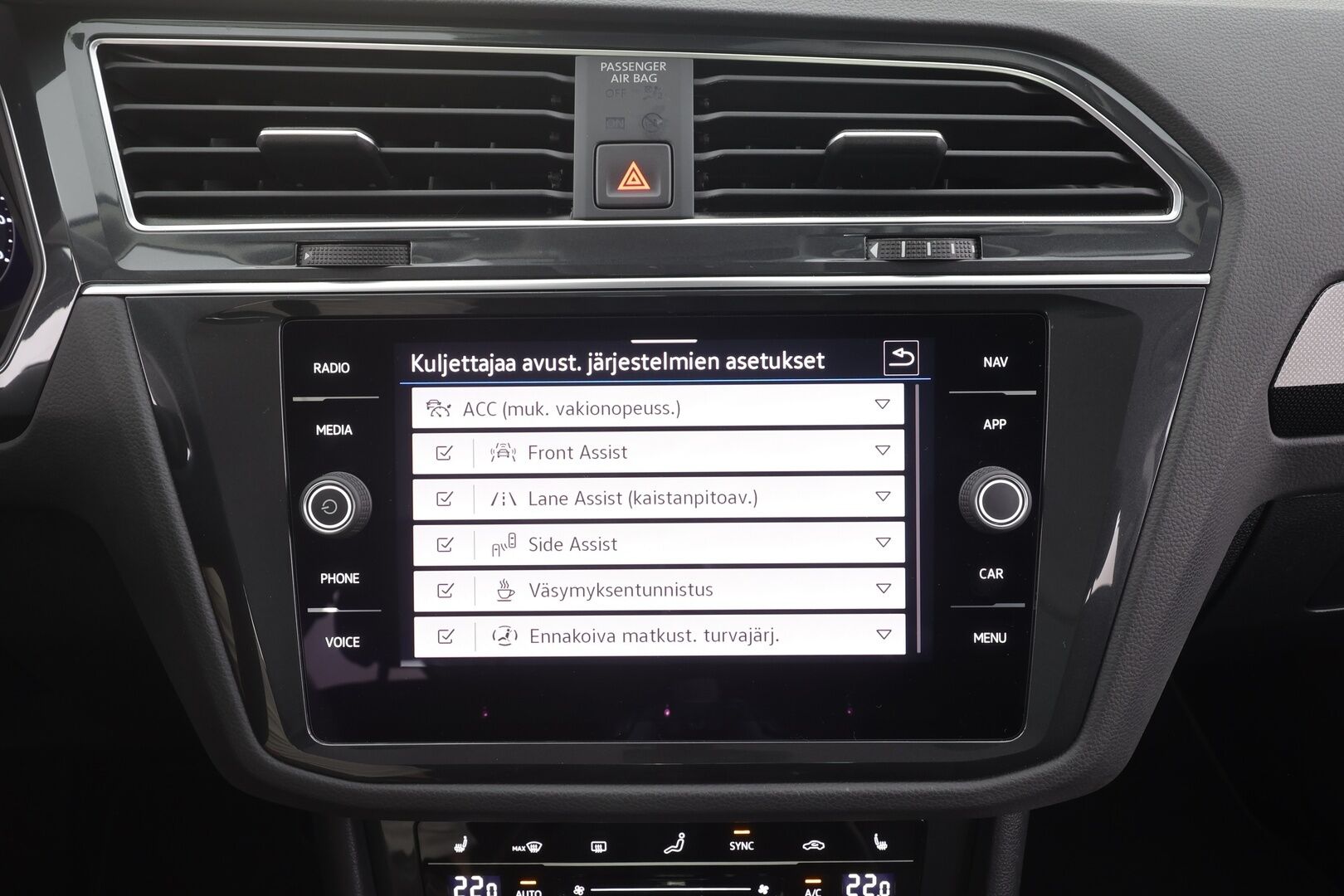 Volkswagen Tiguan 2022 Style Business 1,5 TSI 110 kW DSG-automaatti - | Webasto | ACC | Matrix-LED | P.kamera | Hierovat Sporttipenkit | Kaistavahti | Keyless | Ratinlämmitys | Ambient-valot | 1-om Suomi-auto | Kahdet renkaat | ALV |