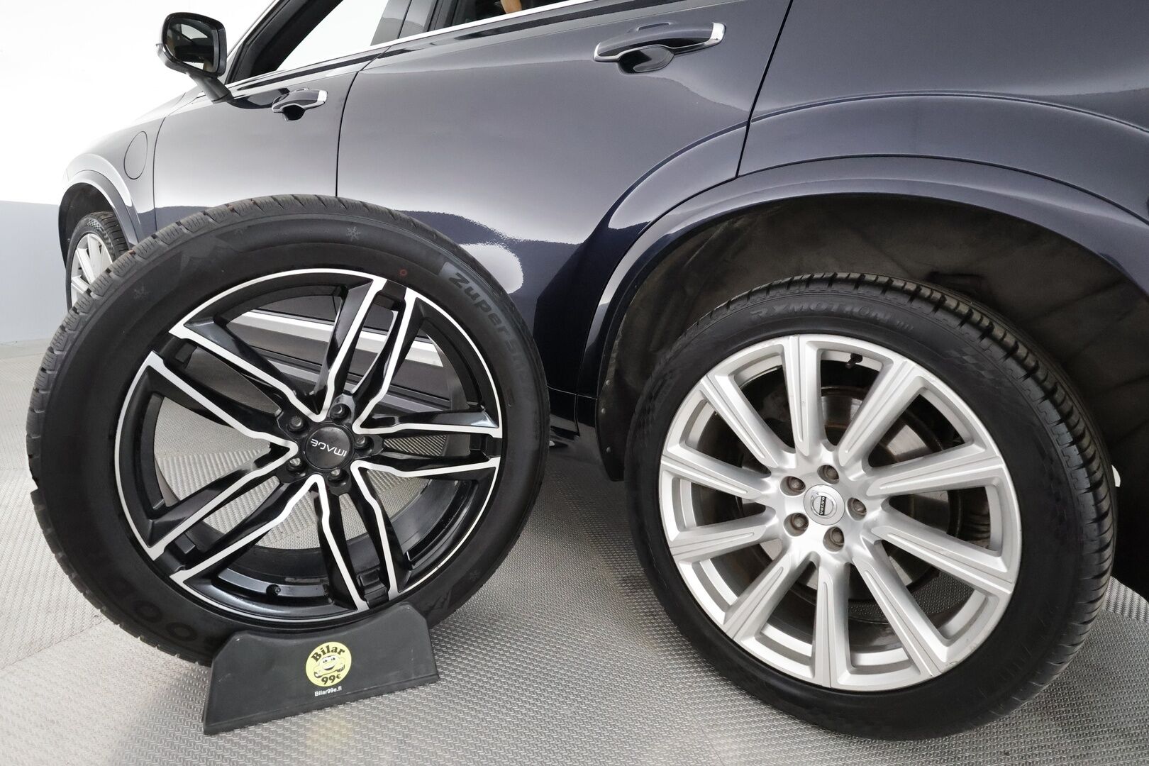 Volvo XC90 2016 T8 Twin Engine AWD Inscription aut **Panorama / HUD / Adapt.Vakkari / Full-LED / Ilmastoidut Sporttinahat Muistilla** - 3,99 % KORKOTARJOUS TÄHÄN AUTOON - Akku kuntotarkastettu / P.Kamera / Webasto / Istuimet-7 / Navi / Kaistavahti / 4-Alueinen AC / Digimittaristo / 2x Renkaat 