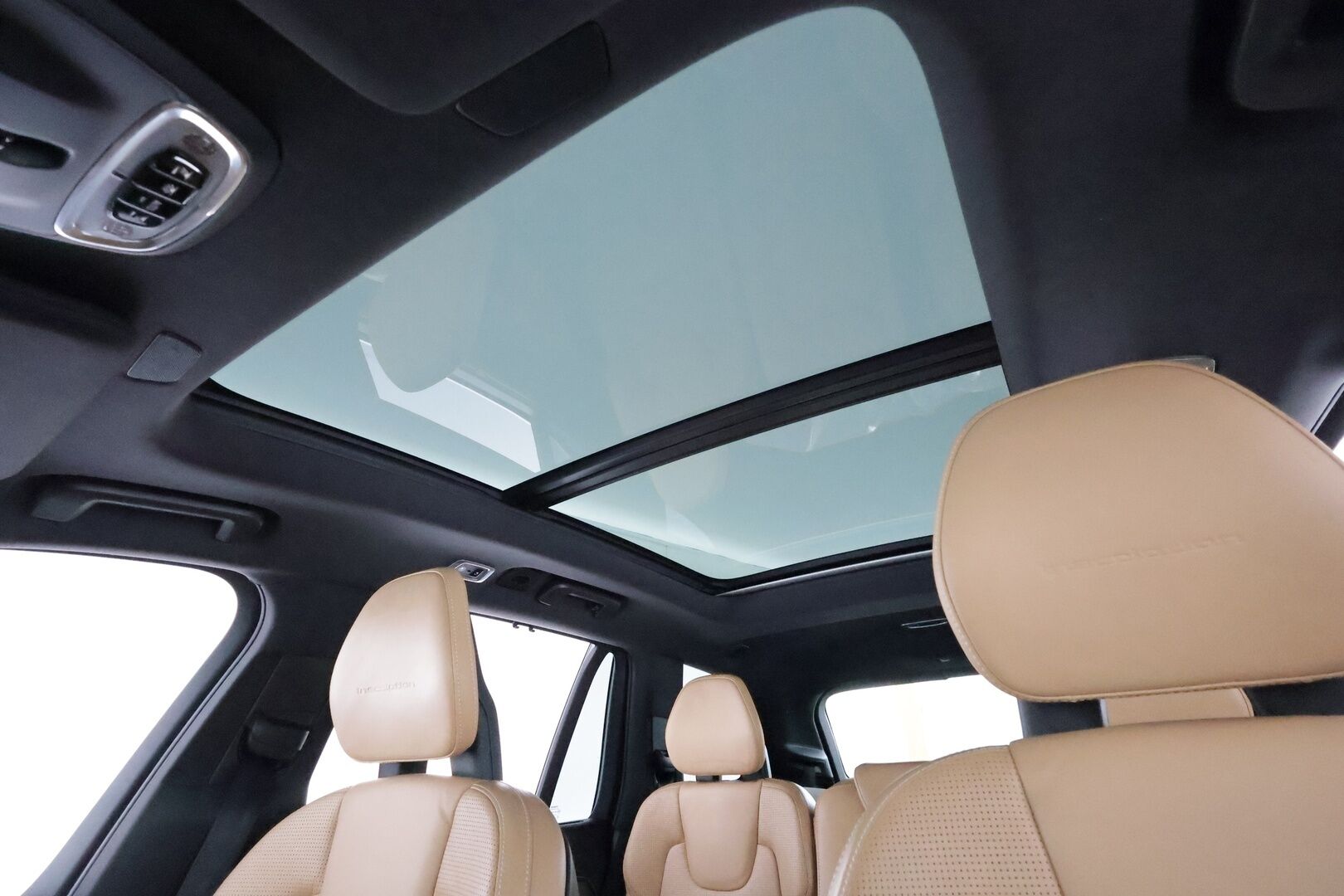 Volvo XC90 2016 T8 Twin Engine AWD Inscription aut **Panorama / HUD / Adapt.Vakkari / Full-LED / Ilmastoidut Sporttinahat Muistilla** - 3,99 % KORKOTARJOUS TÄHÄN AUTOON - Akku kuntotarkastettu / P.Kamera / Webasto / Istuimet-7 / Navi / Kaistavahti / 4-Alueinen AC / Digimittaristo / 2x Renkaat 
