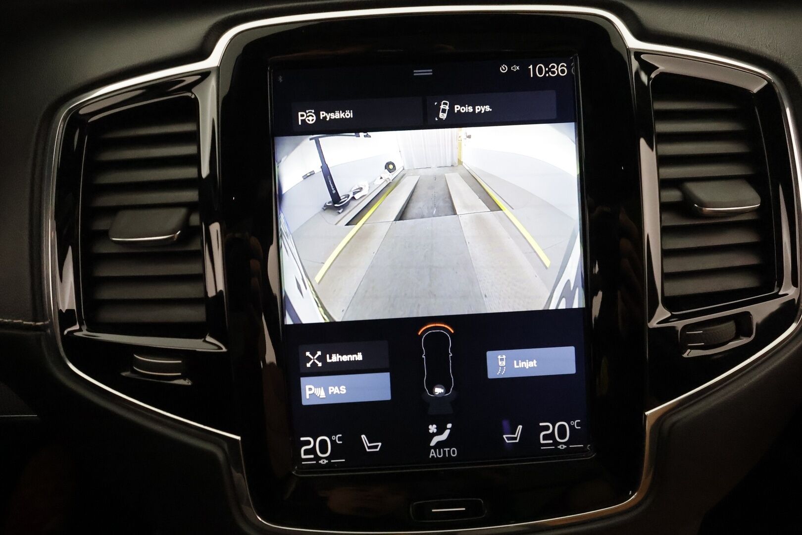Volvo XC90 2016 T8 Twin Engine AWD Inscription aut **Panorama / HUD / Adapt.Vakkari / Full-LED / Ilmastoidut Sporttinahat Muistilla** - 3,99 % KORKOTARJOUS TÄHÄN AUTOON - Akku kuntotarkastettu / P.Kamera / Webasto / Istuimet-7 / Navi / Kaistavahti / 4-Alueinen AC / Digimittaristo / 2x Renkaat 