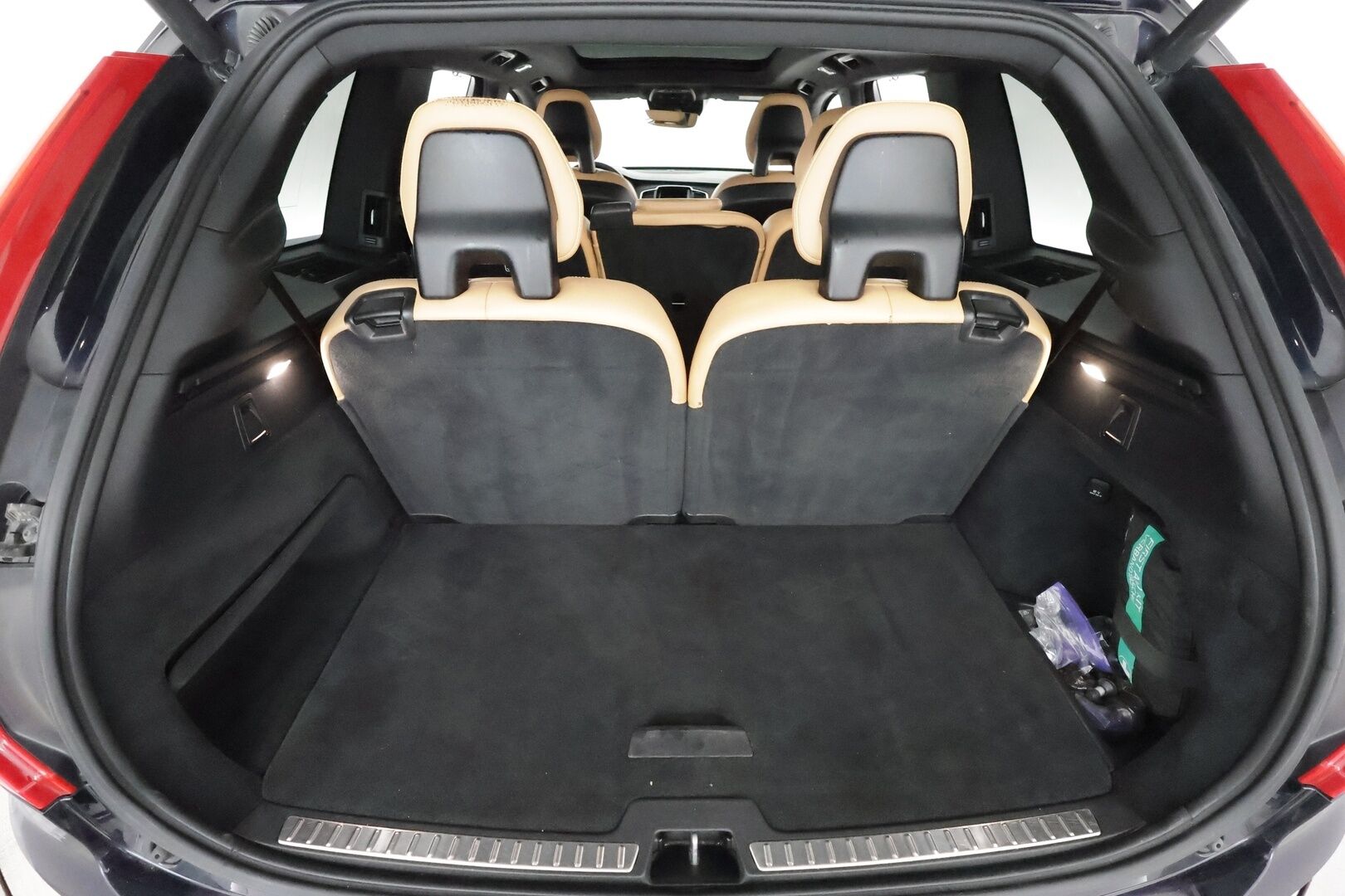 Volvo XC90 2016 T8 Twin Engine AWD Inscription aut **Panorama / HUD / Adapt.Vakkari / Full-LED / Ilmastoidut Sporttinahat Muistilla** - 3,99 % KORKOTARJOUS TÄHÄN AUTOON - Akku kuntotarkastettu / P.Kamera / Webasto / Istuimet-7 / Navi / Kaistavahti / 4-Alueinen AC / Digimittaristo / 2x Renkaat 