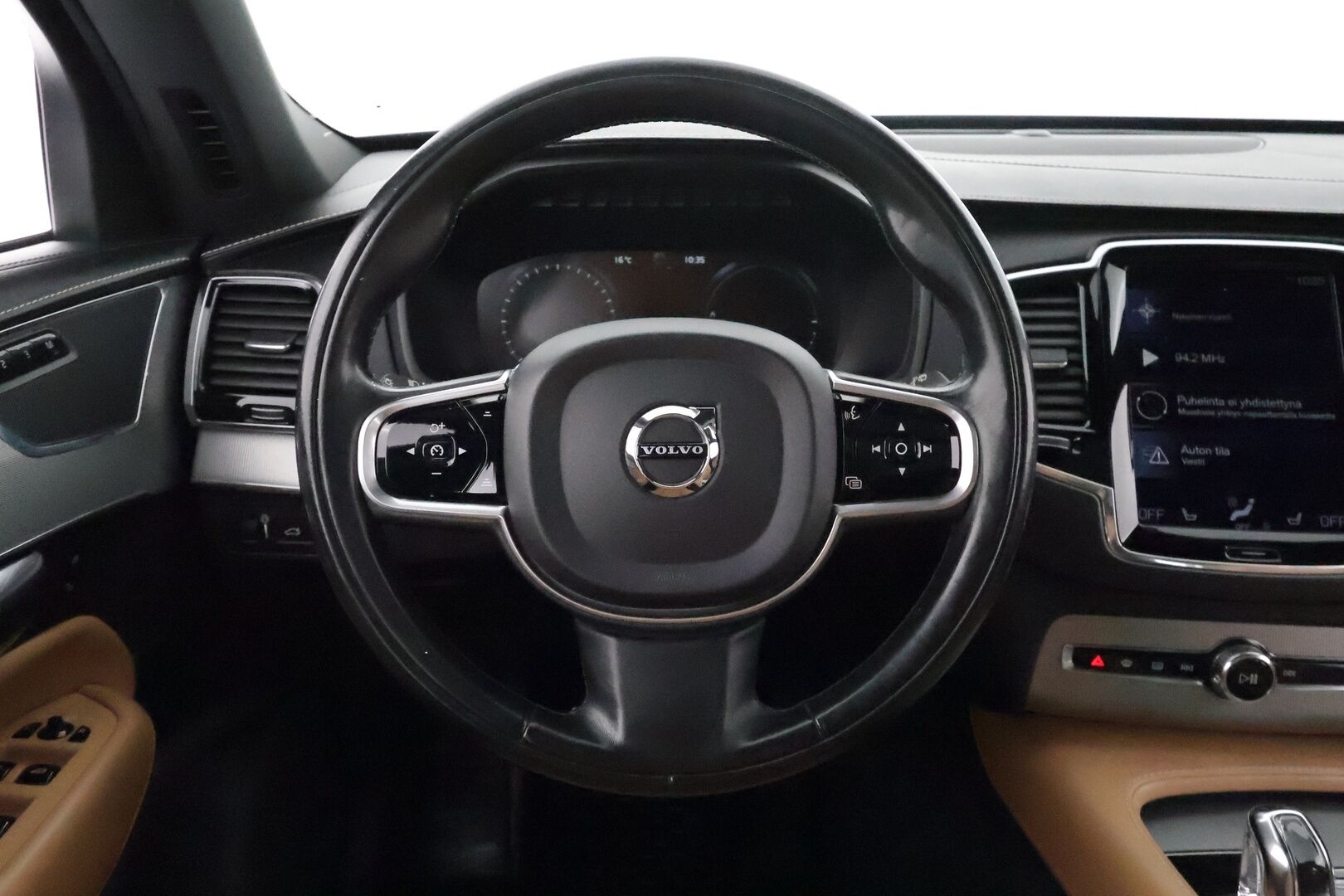 Volvo XC90 2016 T8 Twin Engine AWD Inscription aut **Panorama / HUD / Adapt.Vakkari / Full-LED / Ilmastoidut Sporttinahat Muistilla** - 3,99 % KORKOTARJOUS TÄHÄN AUTOON - Akku kuntotarkastettu / P.Kamera / Webasto / Istuimet-7 / Navi / Kaistavahti / 4-Alueinen AC / Digimittaristo / 2x Renkaat 