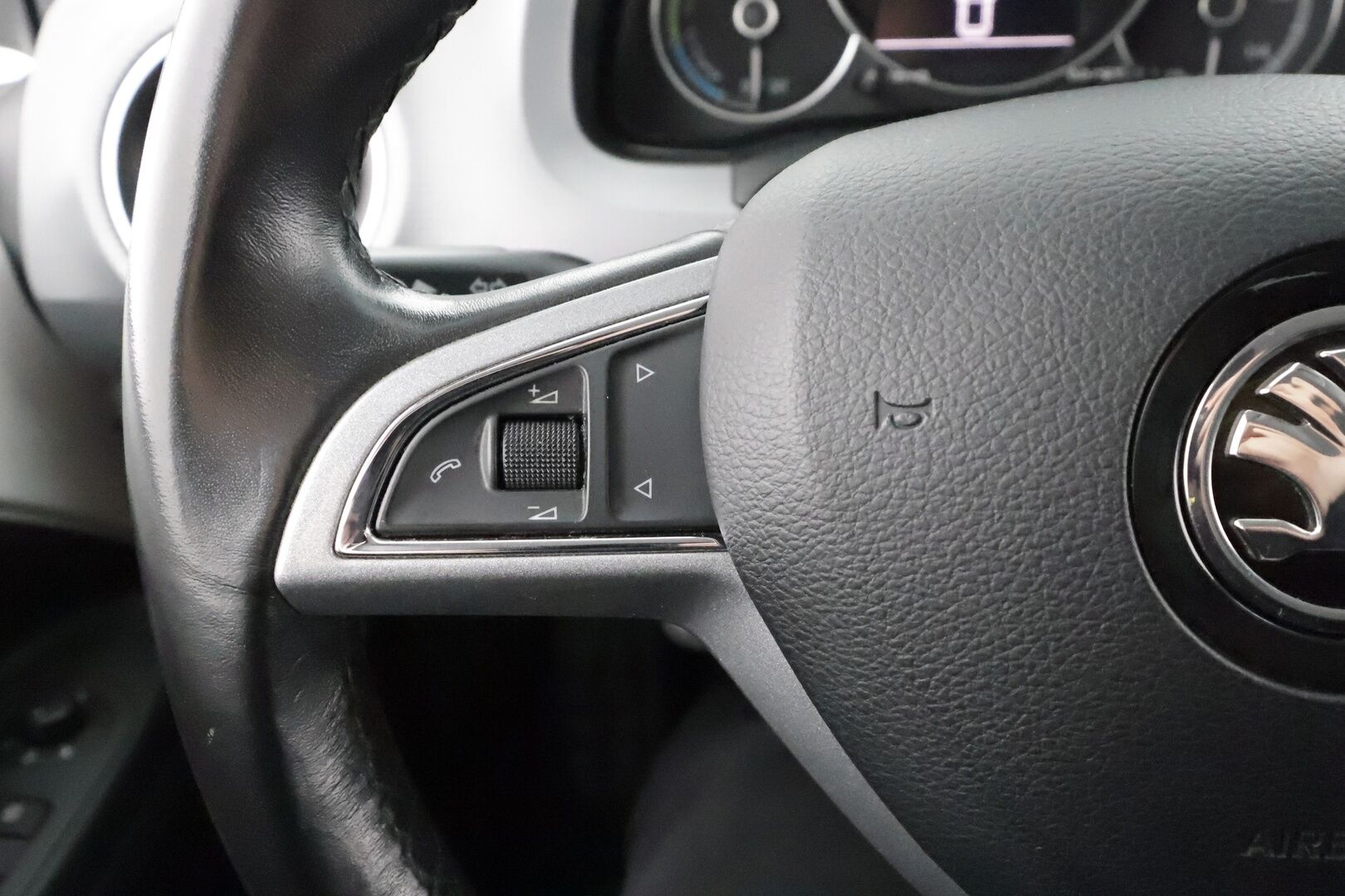 Skoda Citigo 2020 36.9 kWh 61 kW Ambition iV * Auto.ilmastointi / Bluetooth / 2xRenkaat / Kaistavahti * - Akku kuntotarkastettu