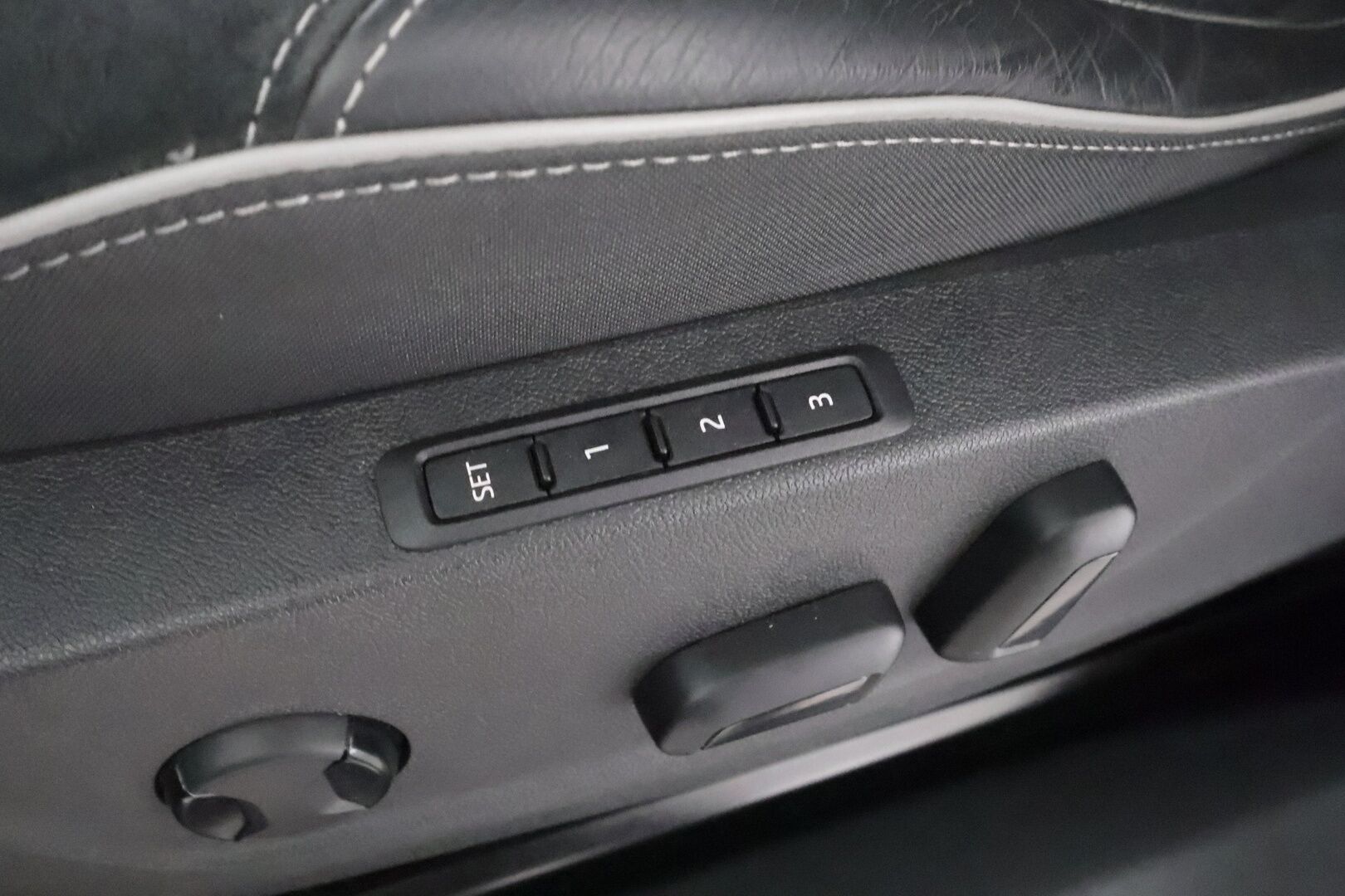 Skoda Enyaq 2022 80 SportLine iV - | ILP | Koukku | ACC | Matrix-LED | P.Kamera | Muistipenkki | Navi | Kaistavahti | Keyless | Merkkihuollot | Kahdet renkaat | Suomi-auto |