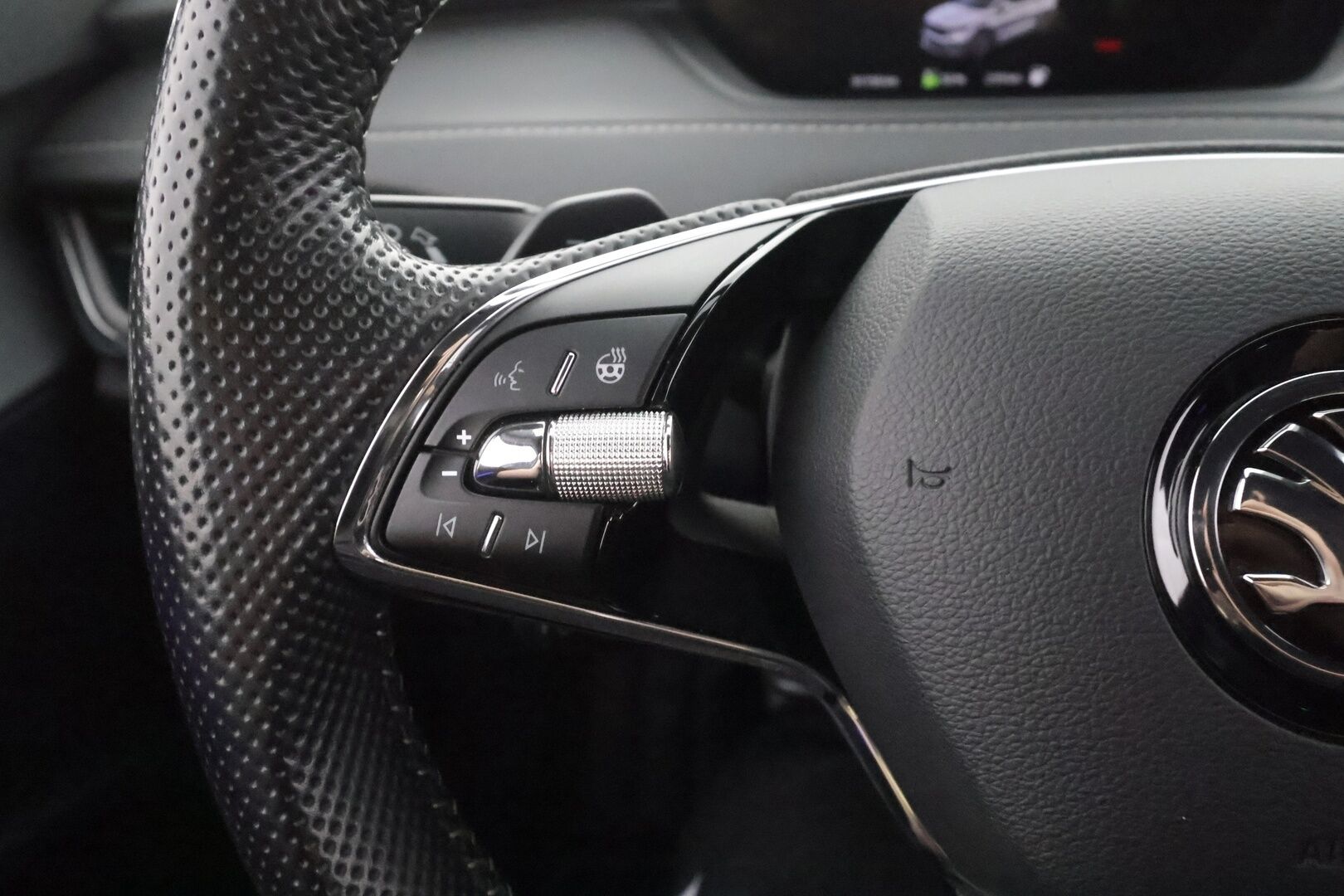 Skoda Enyaq 2022 80 SportLine iV - | ILP | Koukku | ACC | Matrix-LED | P.Kamera | Muistipenkki | Navi | Kaistavahti | Keyless | Merkkihuollot | Kahdet renkaat | Suomi-auto |