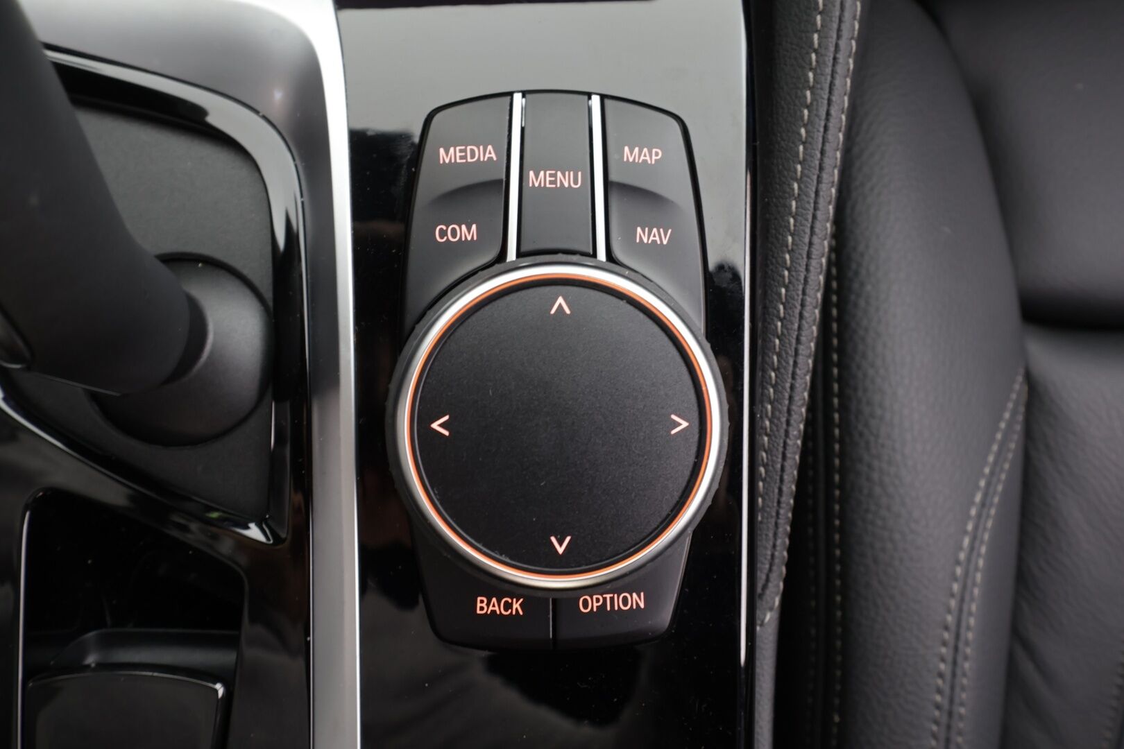 BMW 530 2023 G30 Sedan 530e A Charged Edition M Sport * ACC / P.kamera / LED / Navi / Sporttinahat / H&K / Digimittaristo * - 1.Om Suomi-auto / Kahdet renkaat aluvanteilla / Merkkihuollettu - HULLUT JOULUT KORKOTARJOUS 2,49% 