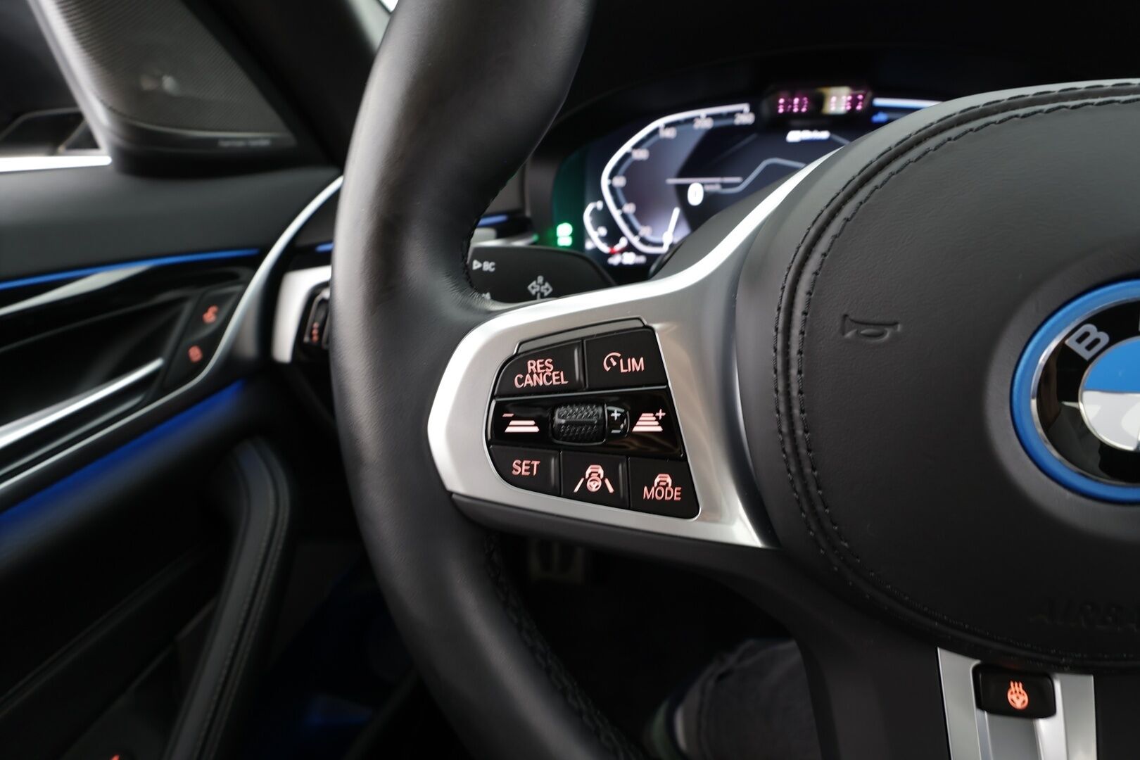 BMW 530 2023 G30 Sedan 530e A Charged Edition M Sport * ACC / Kamera / LED / Navi / Sporttinahat / H&K / Digimittaristo * - 1.Om Suomi-auto / SoH 95.2% / Kahdet renkaat aluvanteilla / Merkkihuollettu