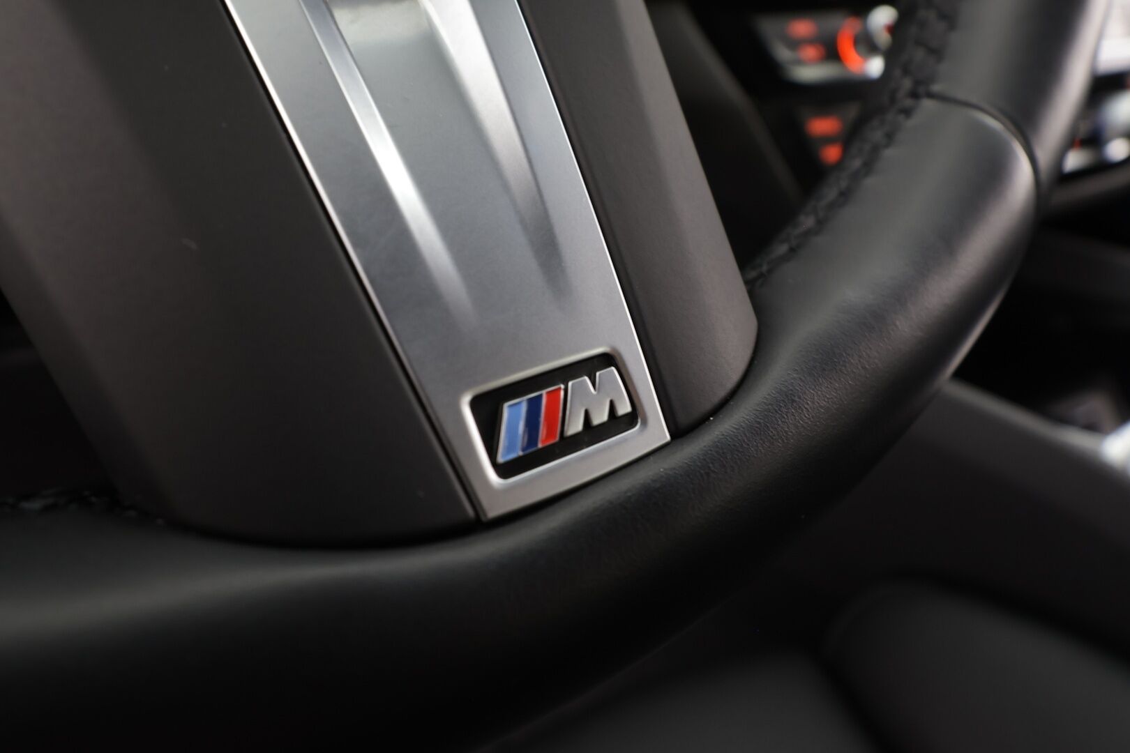 BMW 530 2023 G30 Sedan 530e A Charged Edition M Sport * ACC / P.kamera / LED / Navi / Sporttinahat / H&K / Digimittaristo * - 1.Om Suomi-auto / Kahdet renkaat aluvanteilla / Merkkihuollettu - HULLUT JOULUT KORKOTARJOUS 2,49% 