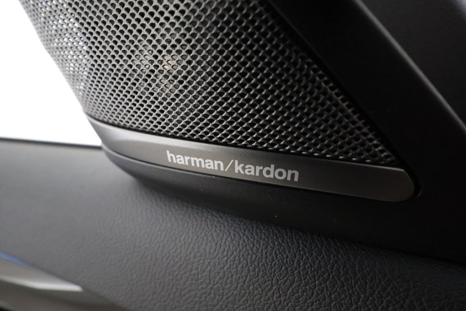 BMW 530 2023 G30 Sedan 530e A Charged Edition M Sport * ACC / Kamera / LED / Navi / Sporttinahat / H&K / Digimittaristo * - 1.Om Suomi-auto / SoH 95.2% / Kahdet renkaat aluvanteilla / Merkkihuollettu