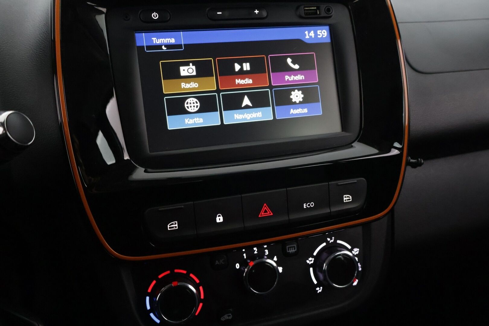Dacia SPRING 2022 SPRING - P-Kamera / Tutkat / Nahkapenkit / Vakkari