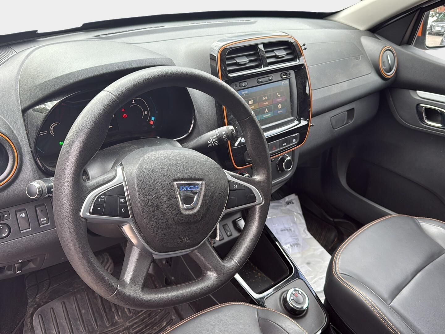 Dacia SPRING 2022 SPRING - P-Kamera / Tutkat / Nahkapenkit / Vakkari