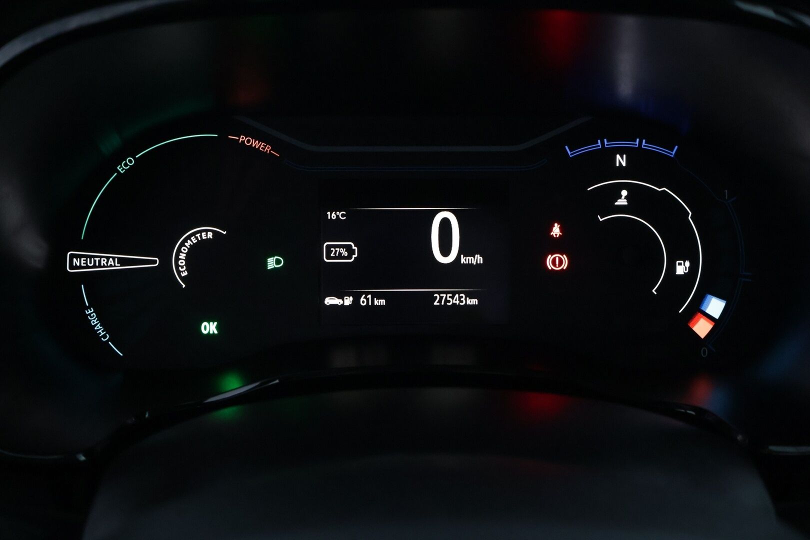 Dacia SPRING 2022 SPRING - P-Kamera / Tutkat / Nahkapenkit / Vakkari