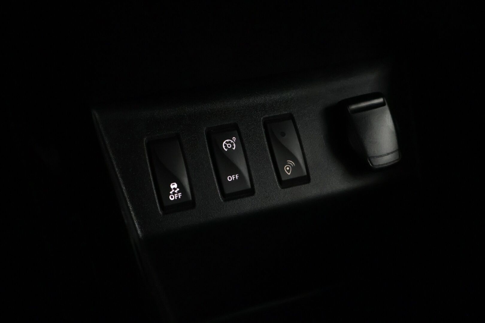 Dacia SPRING 2022 SPRING - P-Kamera / Tutkat / Nahkapenkit / Vakkari