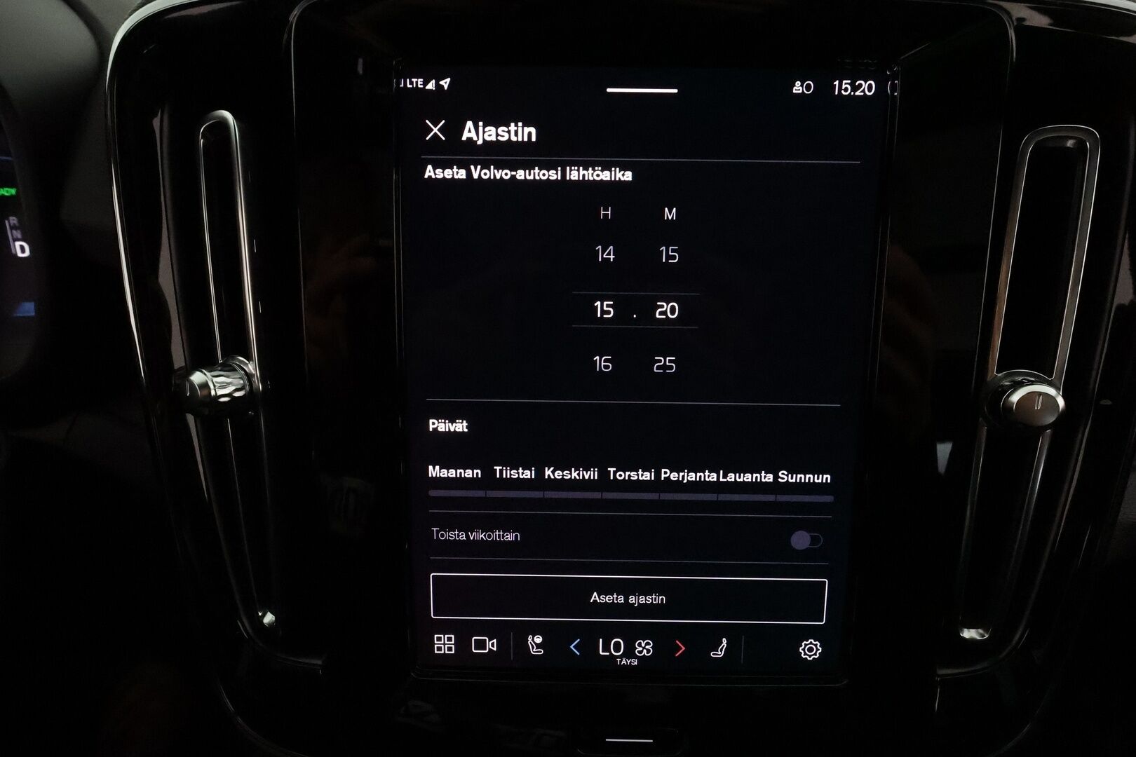 Volvo XC40 2023 Recharge Twin Ultimate aut *Koukku / ACC / 360° / H&K / Panorama / BLIS / ILP / LED / Navi / Muistipenkki * - 3,99 % KORKOTARJOUS TÄHÄN AUTOON 14.9. ASTI! - 1.Om Suomi-auto / SoH 95.7% / Kahdet renkaat aluvanteilla / Facelift / Juuri huollettu! / ALV
