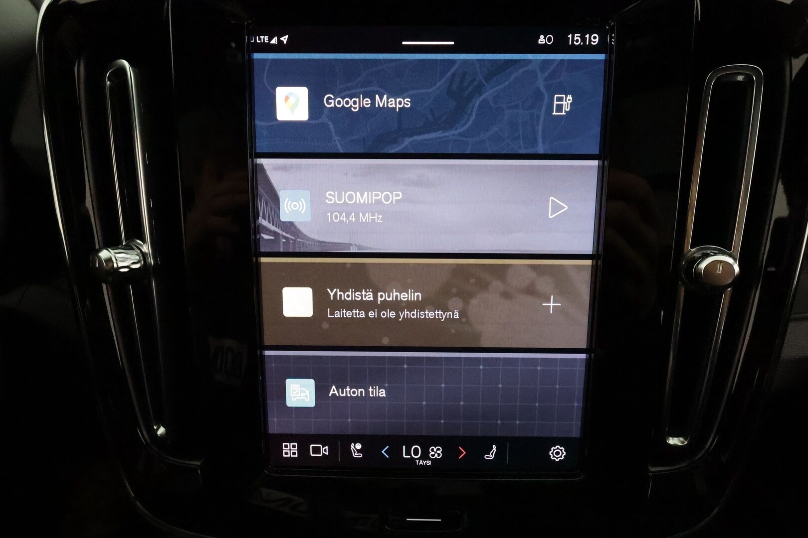 Volvo XC40 2023 Recharge Twin Ultimate aut *Koukku / ACC / 360° / H&K / Panorama / BLIS / ILP / LED / Navi / Muistipenkki * - 3,99 % KORKOTARJOUS TÄHÄN AUTOON 14.9. ASTI! - 1.Om Suomi-auto / SoH 95.7% / Kahdet renkaat aluvanteilla / Facelift / Juuri huollettu! / ALV
