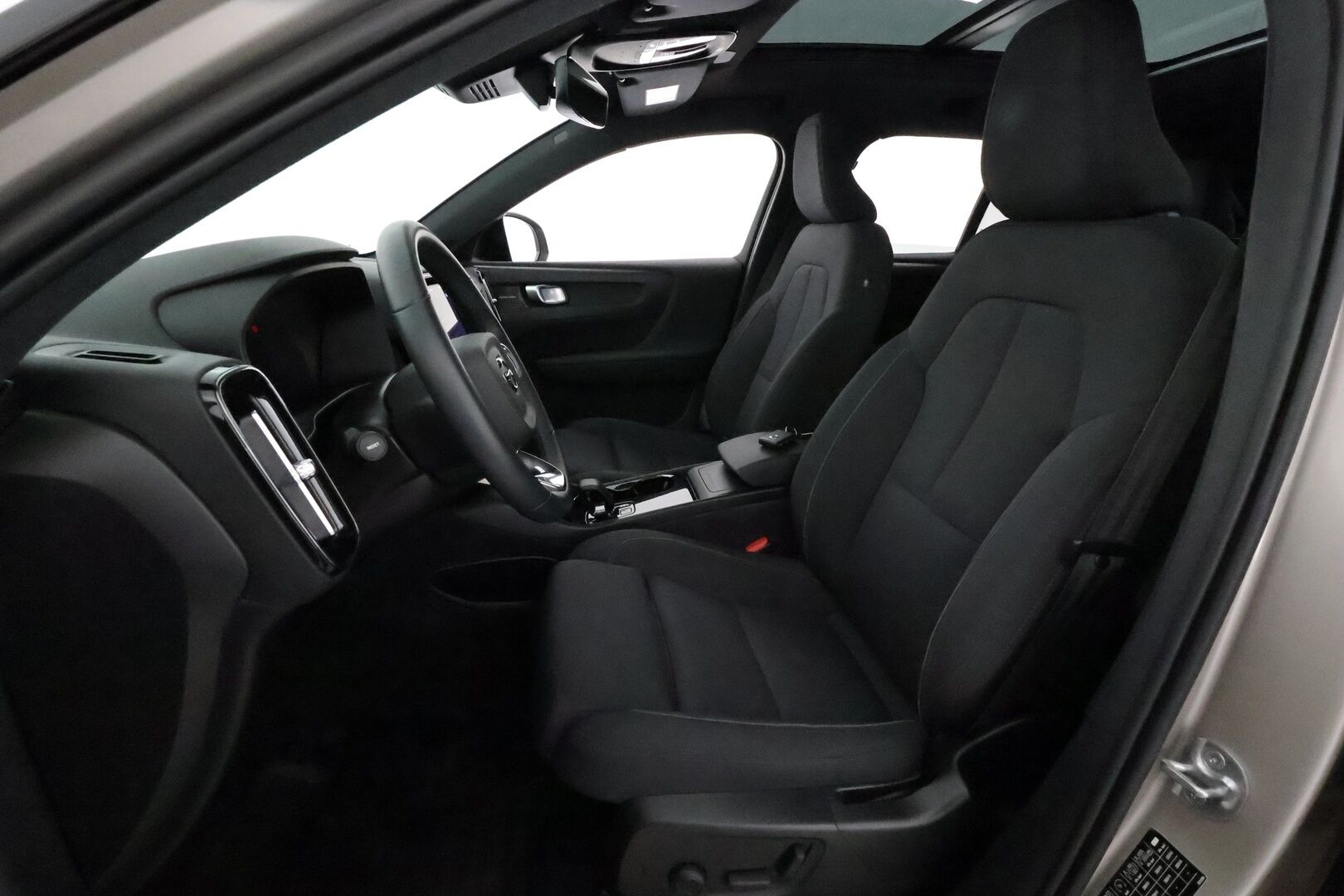 Volvo XC40 2023 Recharge Twin Ultimate aut *Koukku / ACC / 360° / H&K / Panorama / BLIS / ILP / LED / Navi / Muistipenkki * - 3,99 % KORKOTARJOUS TÄHÄN AUTOON 14.9. ASTI! - 1.Om Suomi-auto / SoH 95.7% / Kahdet renkaat aluvanteilla / Facelift / Juuri huollettu! / ALV