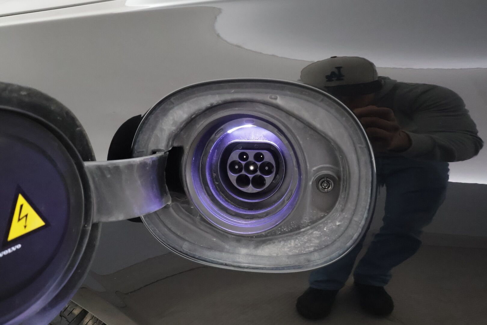 Volvo V90 2023 T6 AWD Long Range Plus Dark aut * ACC / P.kamera / Full LED / Muistipenkit / Sporttinahat / BLIS / Facelift / KeylessGo * - 1.Om Suomi-auto / Kahdet renkaat aluvanteilla / Merkkihuollettu