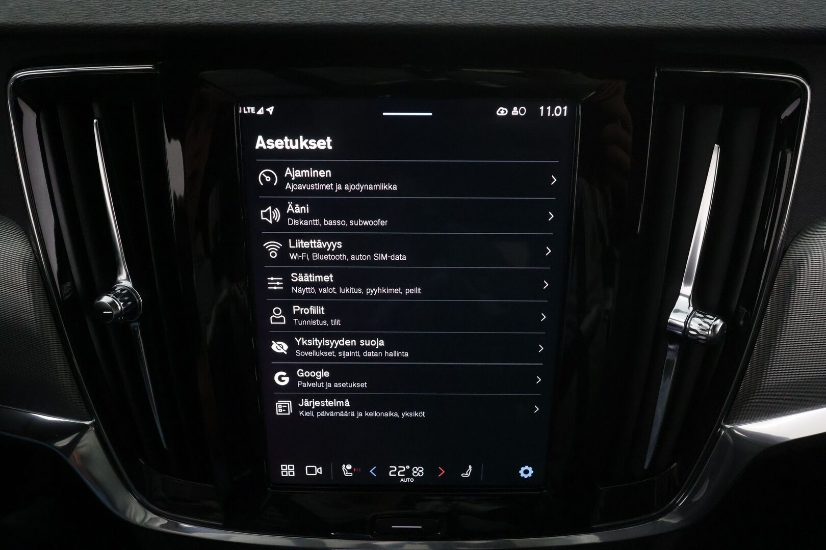 Volvo V90 2023 T6 AWD Long Range Plus Dark aut * ACC / P.kamera / Full LED / Muistipenkit / Sporttinahat / BLIS / Facelift / KeylessGo * - 1.Om Suomi-auto / Kahdet renkaat aluvanteilla / Merkkihuollettu