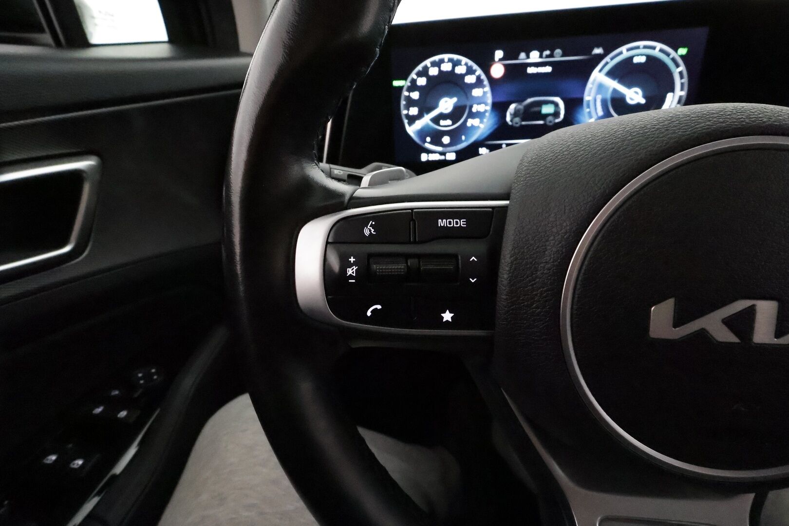 Kia Sportage 2022 1,6 T-GDI AWD Plug-in Hybrid EX AT 265hv **ACC / Koukku / Lohkolämmitin / Sähköpenkit / Navi / LED** - 1.Om Suomi-auto / Akku kuntotarkastettu / Kahdet renkaat aluvanteilla 